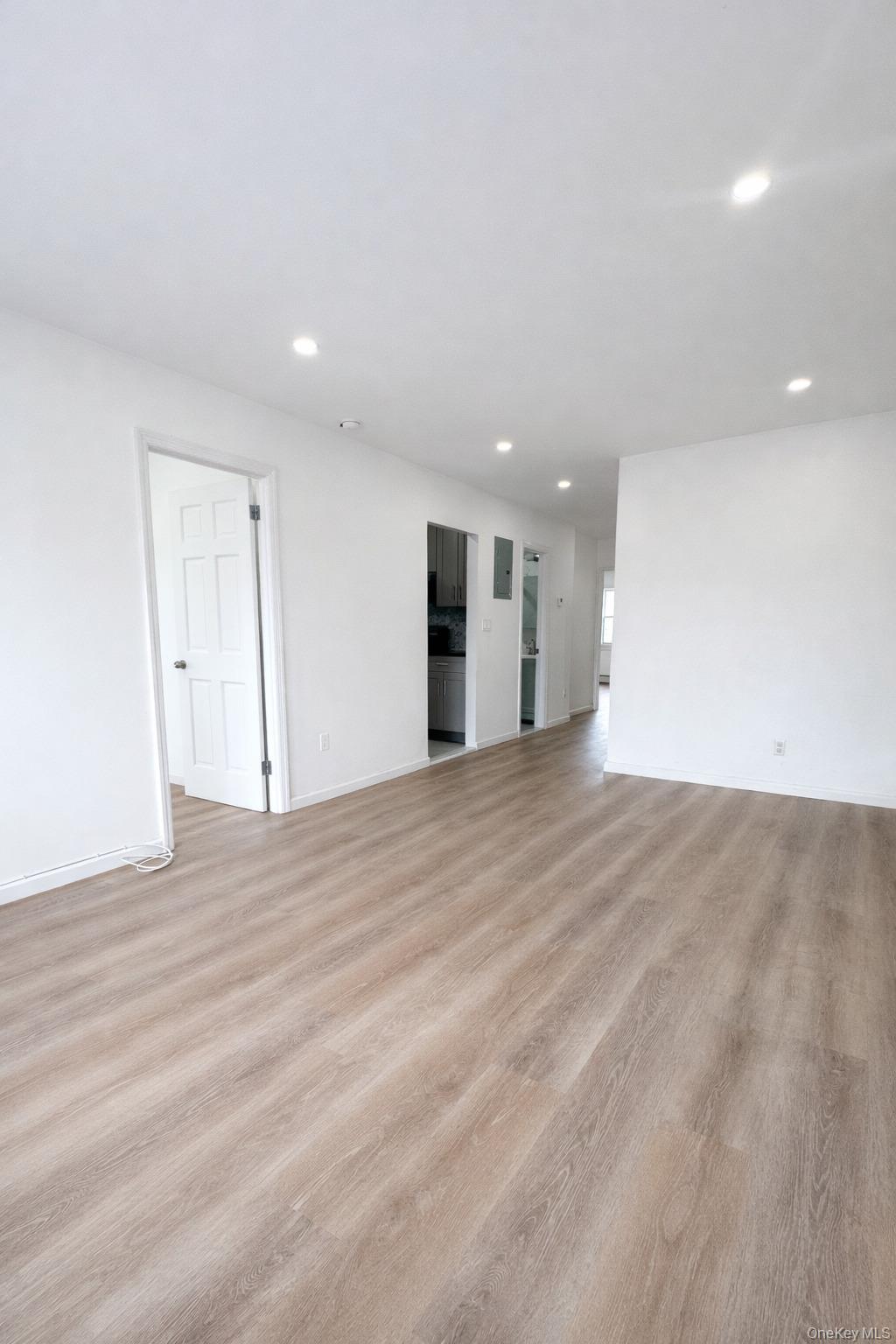 #8 photo, 59-09 Kissena Boulevard, Flushing , NY 11355