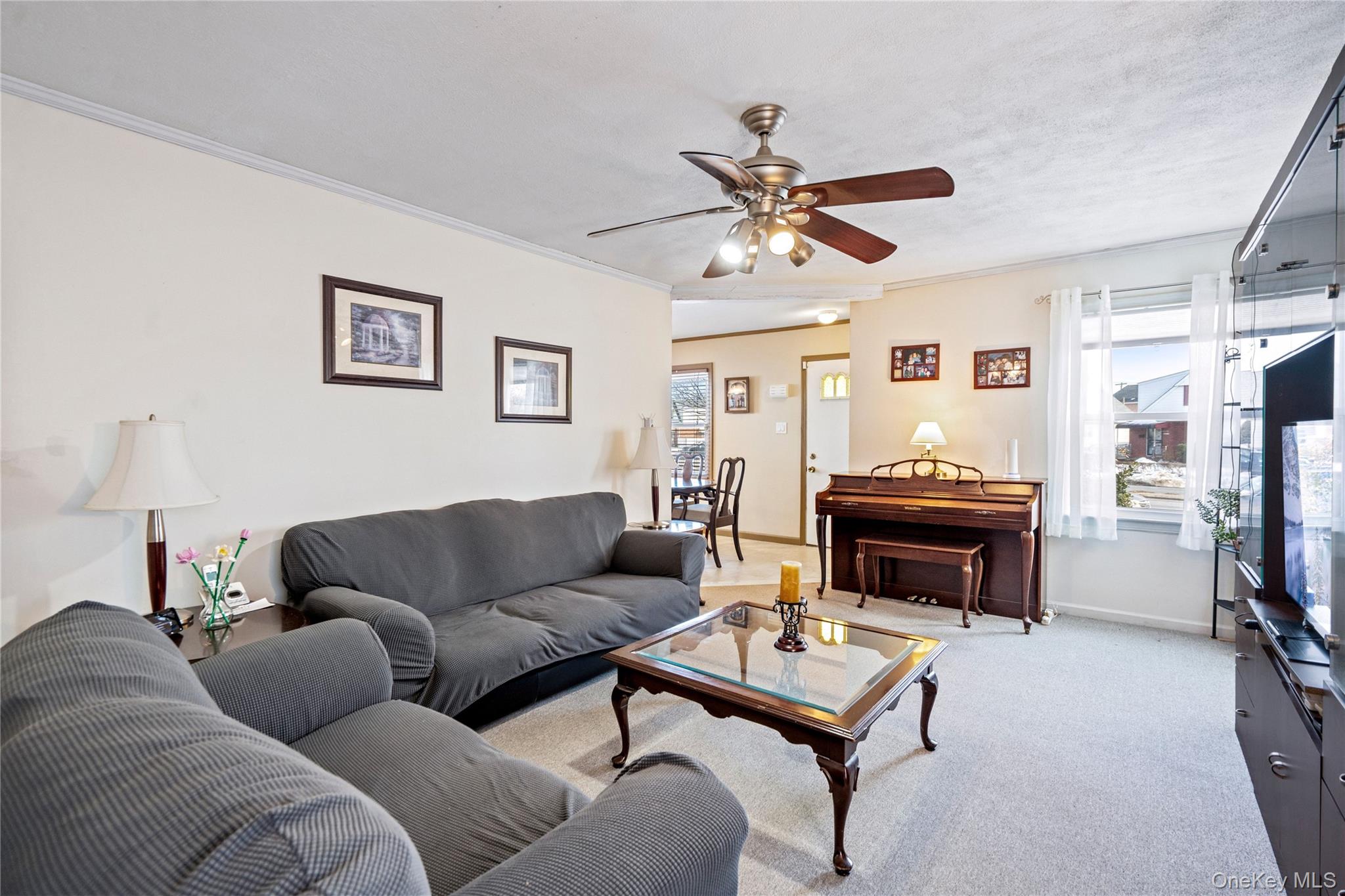 #17 photo, 269-15 Union Turnpike, New Hyde Park , NY 11040