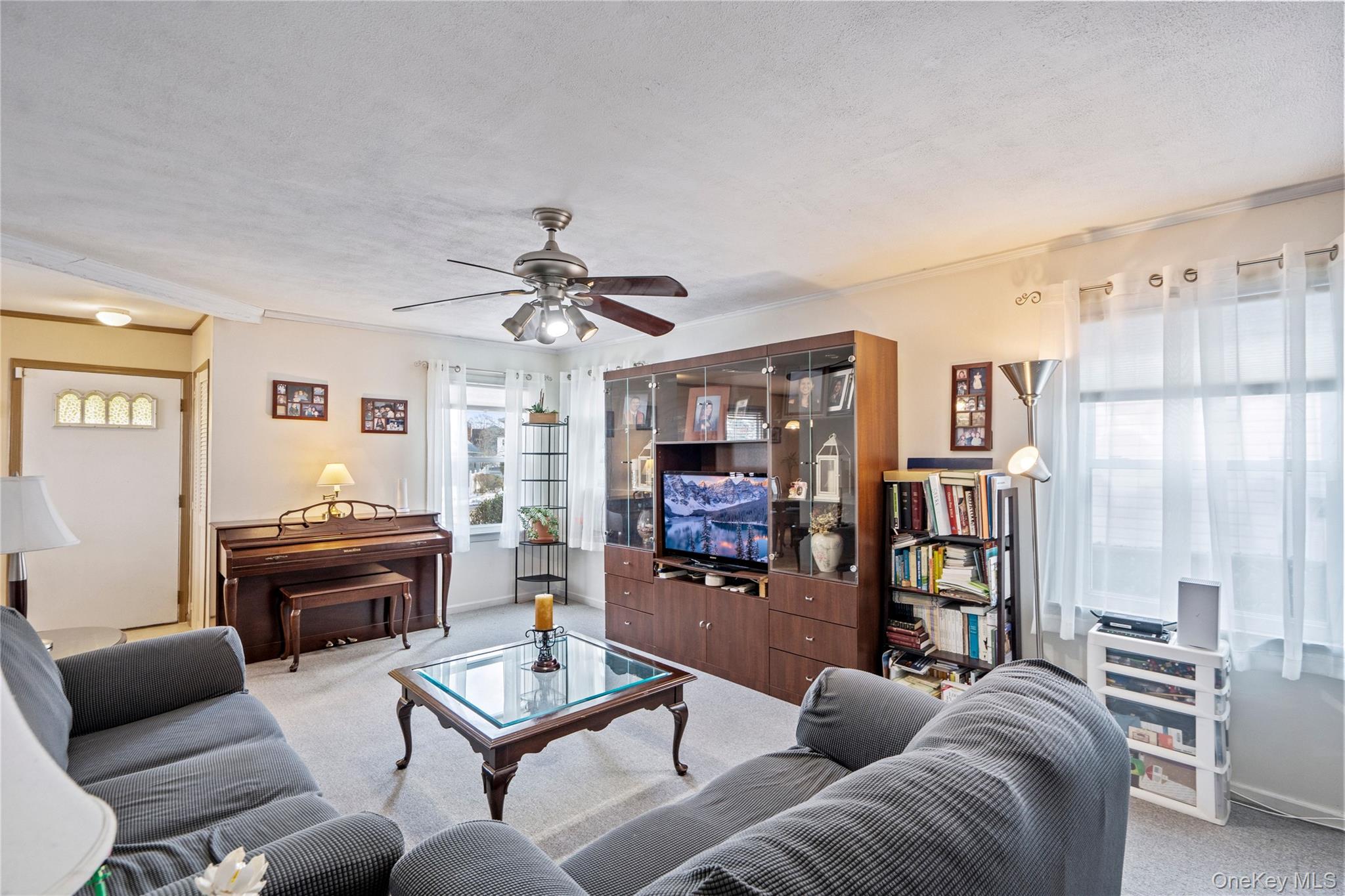 #18 photo, 269-15 Union Turnpike, New Hyde Park , NY 11040