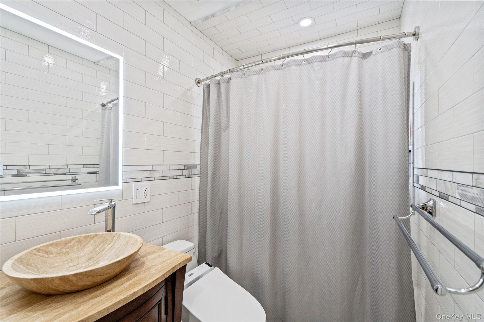 #19 photo, 269-15 Union Turnpike, New Hyde Park , NY 11040