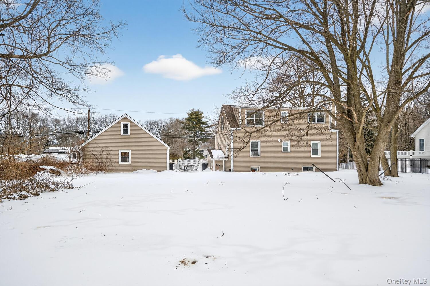 #16 photo, 12 Altamore Street, Melville , NY 11747