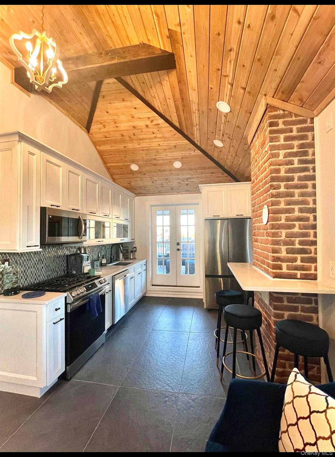 #3 photo, 192 Beach 109th Street, Rockaway Park , NY 11694