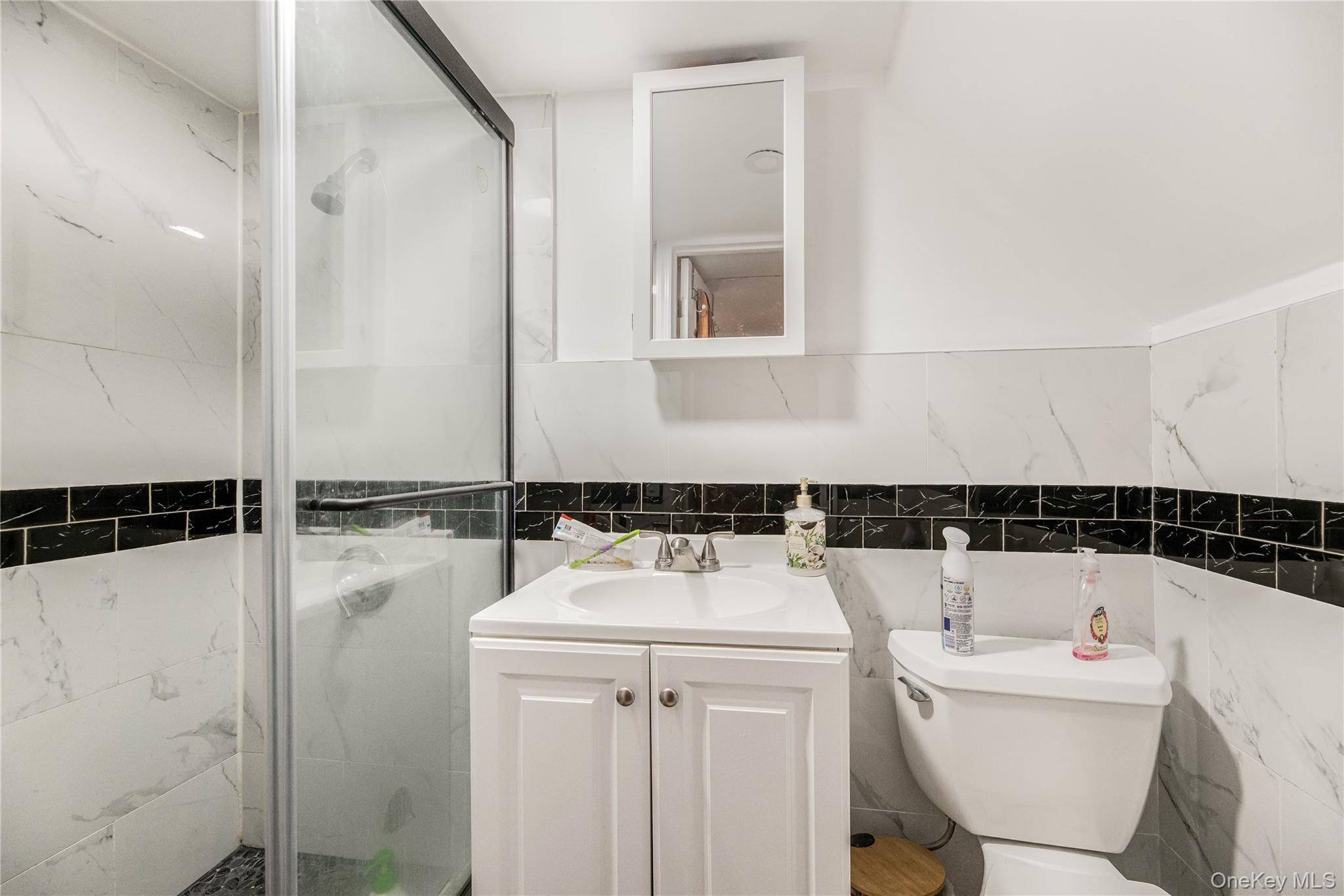 #17 photo, 2556 Eastchester Road, Bronx , NY 10469