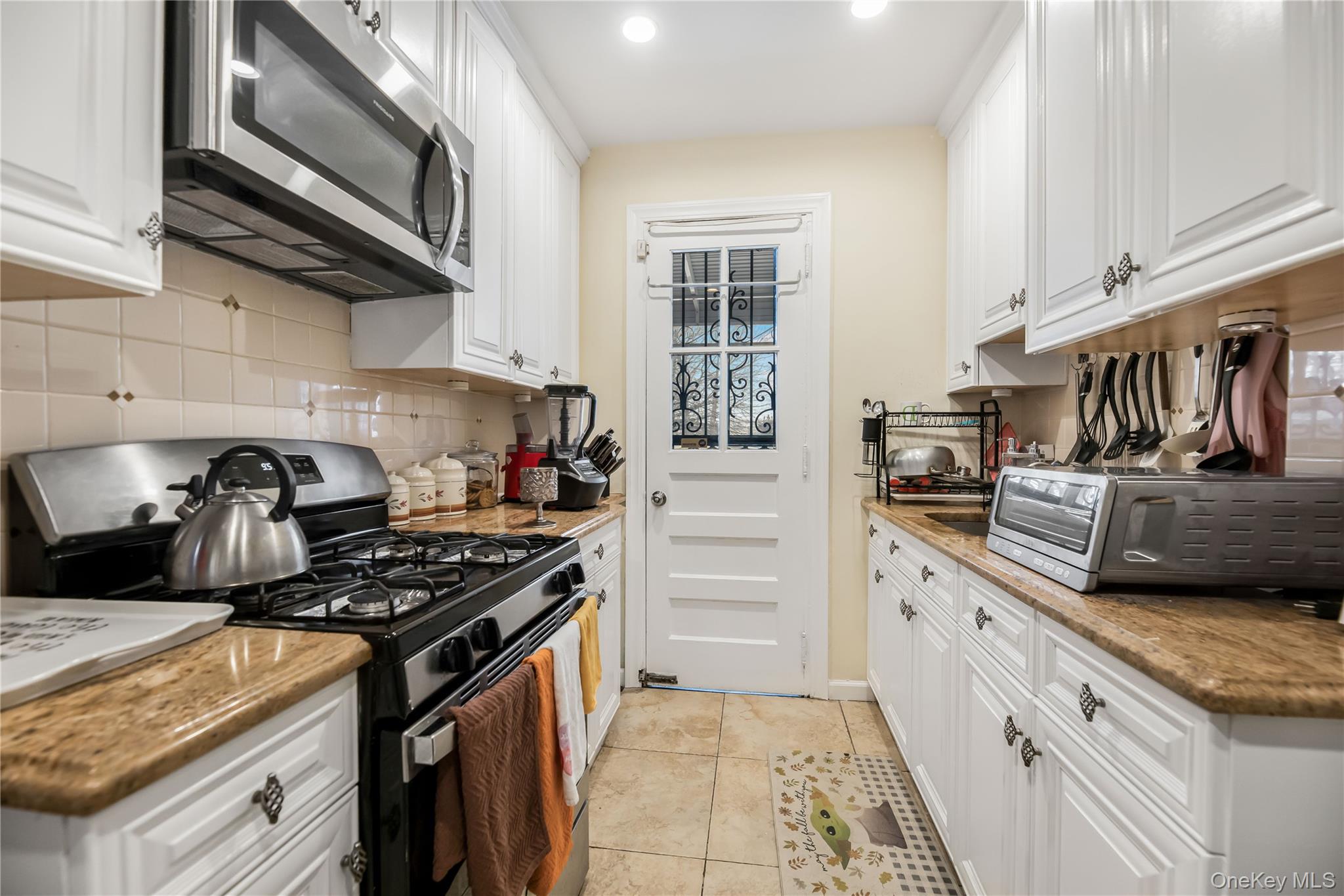 #7 photo, 2556 Eastchester Road, Bronx , NY 10469