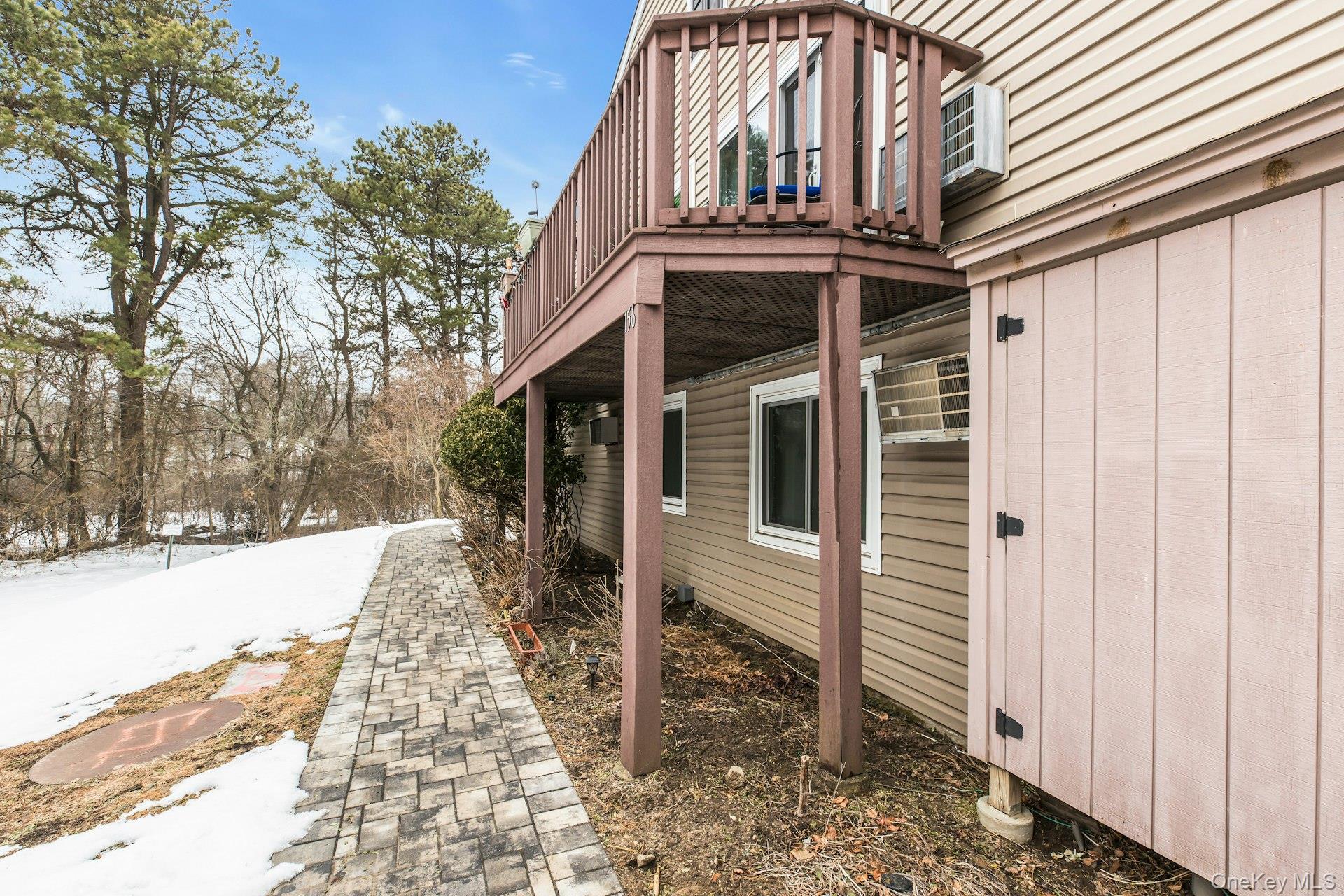 #14 photo, 40 W 4th Street, Саффолк ‖ Patchogue , NY 11772