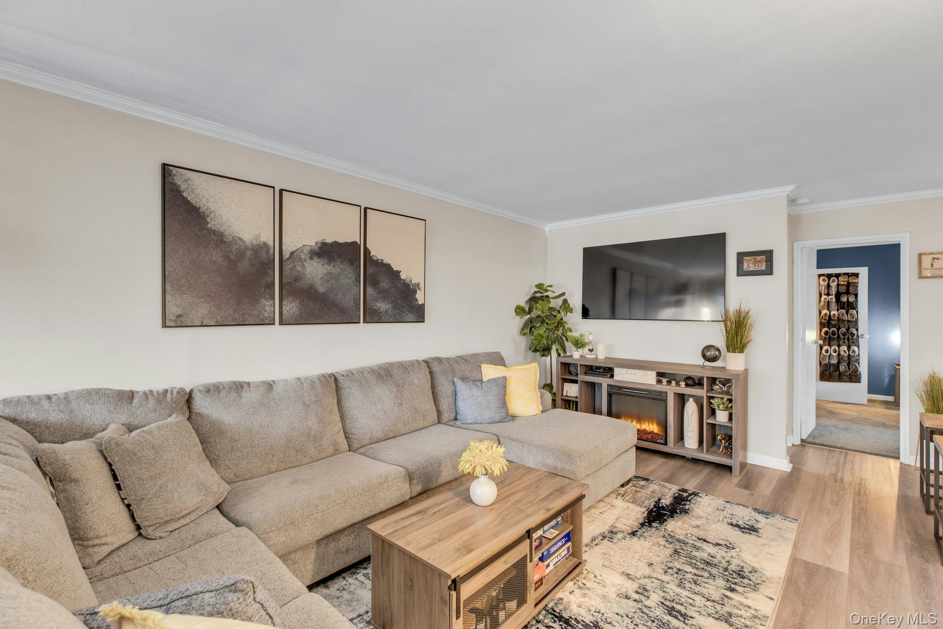 #7 photo, 40 W 4th Street, Саффолк ‖ Patchogue , NY 11772