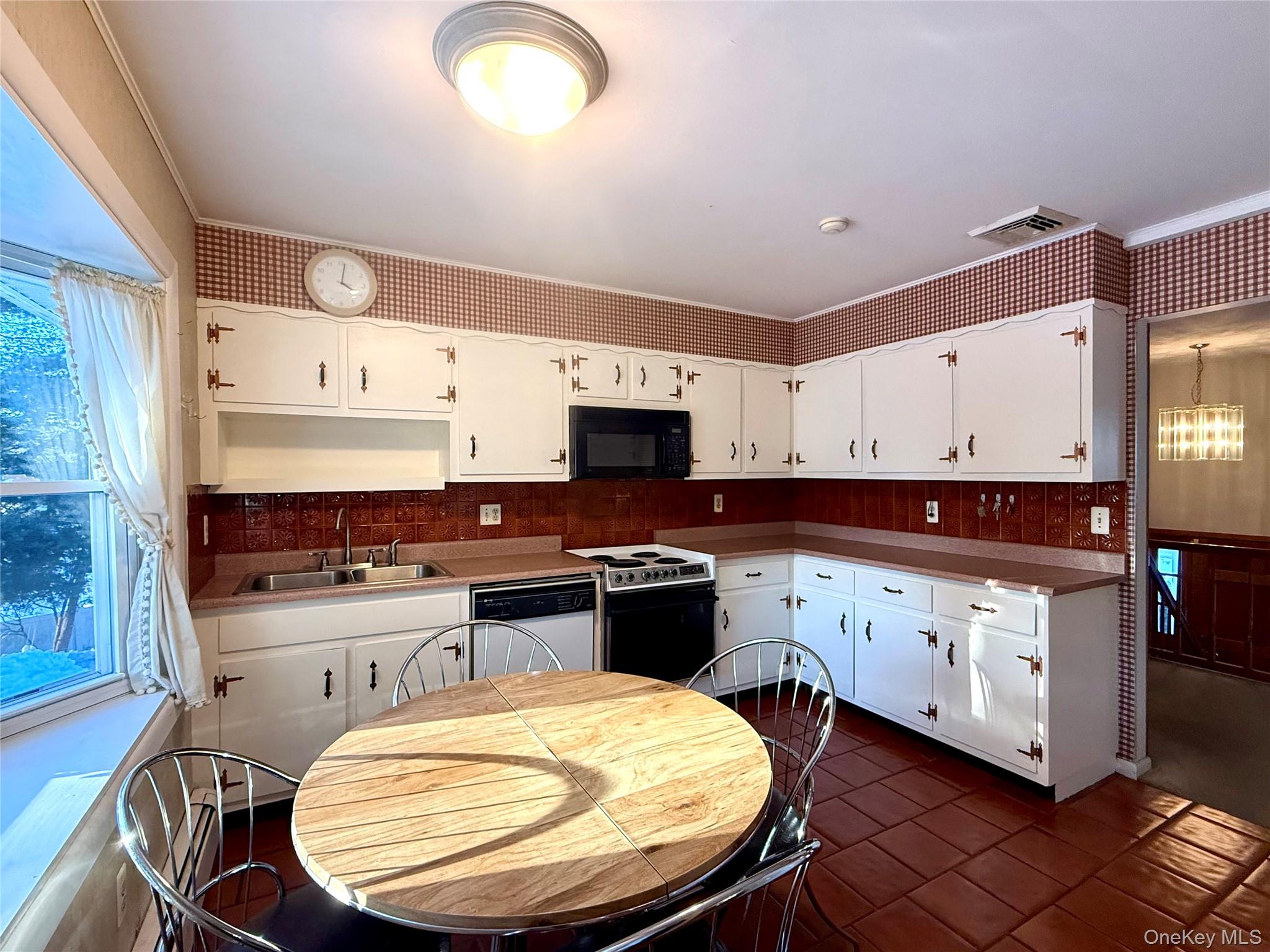 #2 photo, 130 Grand Street, Highland , NY 12528