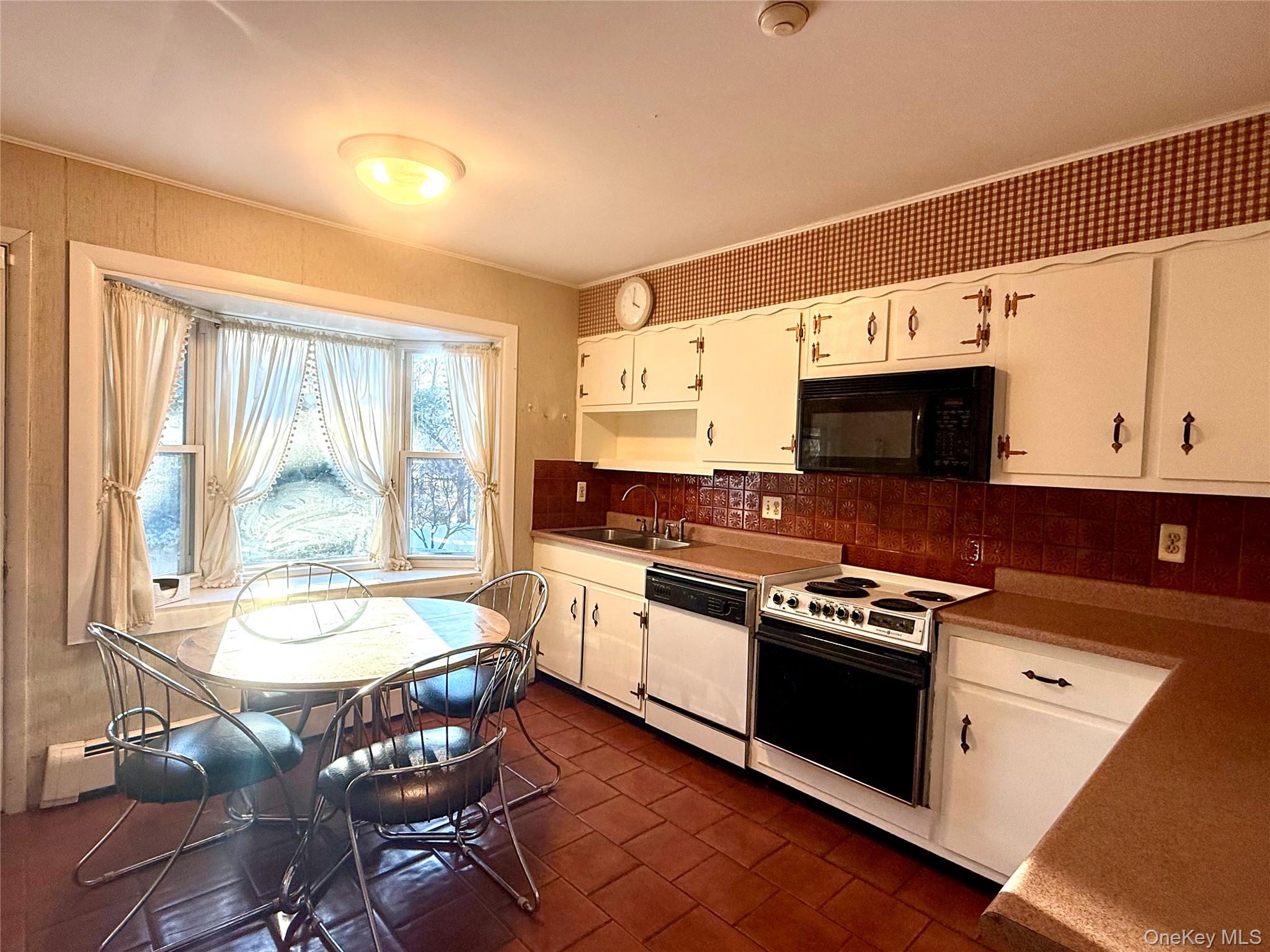 #3 photo, 130 Grand Street, Highland , NY 12528