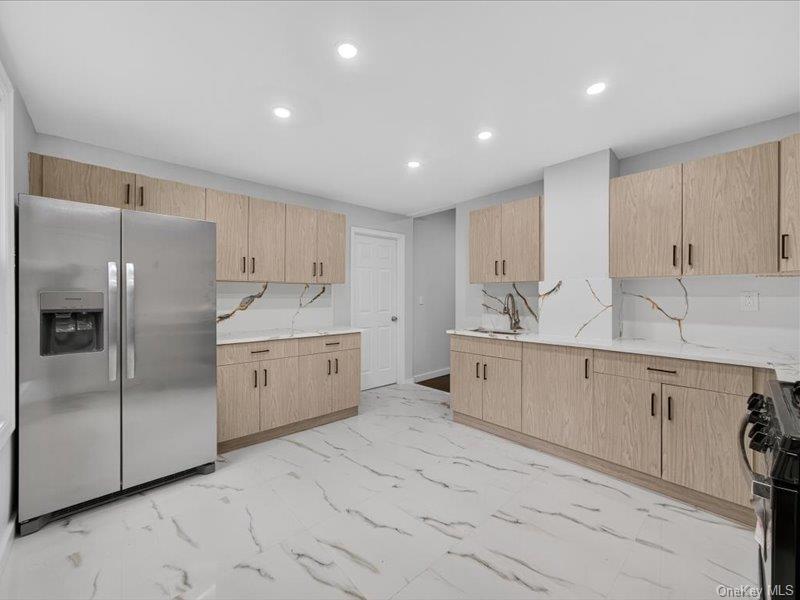 #4 photo, 17 West Maple Ave Avenue, Suffern , NY 10901