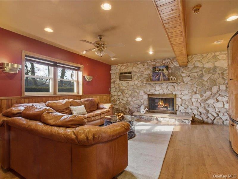 #16 photo, 20 Rose Street, White Plains , NY 10605