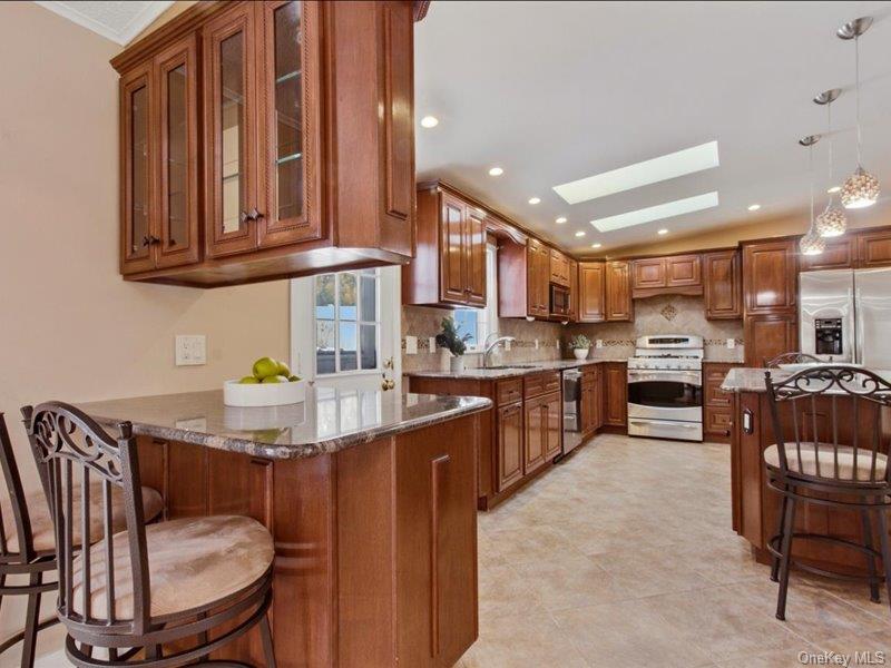 #7 photo, 20 Rose Street, White Plains , NY 10605