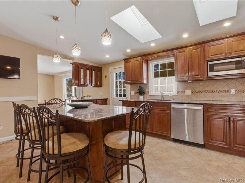 #8 photo, 20 Rose Street, White Plains , NY 10605