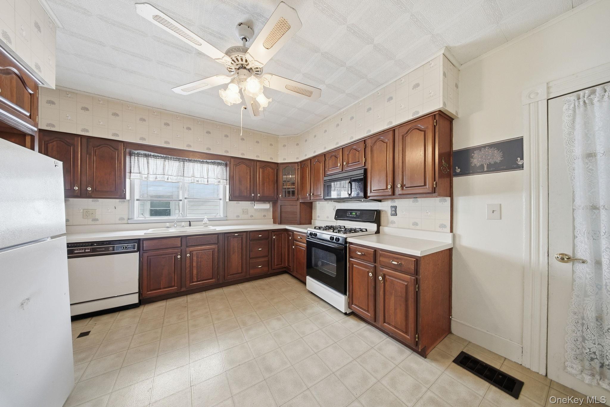 #7 photo, 54 Ogden Street, Middletown , NY 10940