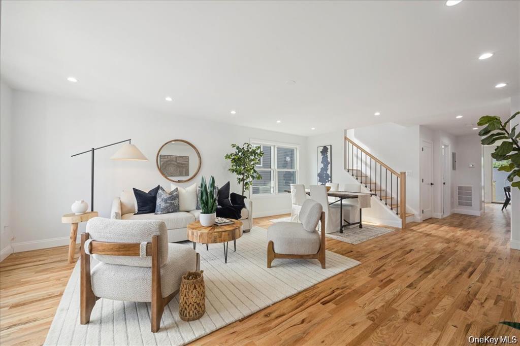 #14 photo, 101 Thurton Place, Yonkers , NY 10704