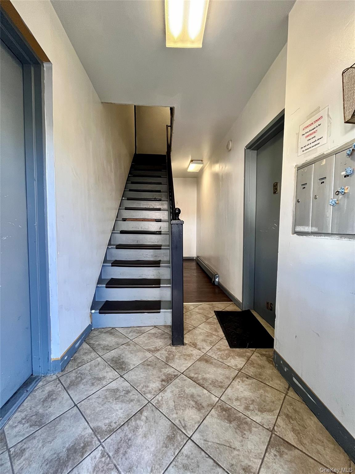 #2 photo, 216 Woodworth Avenue, 뉴욕주 Yonkers , NY 10701