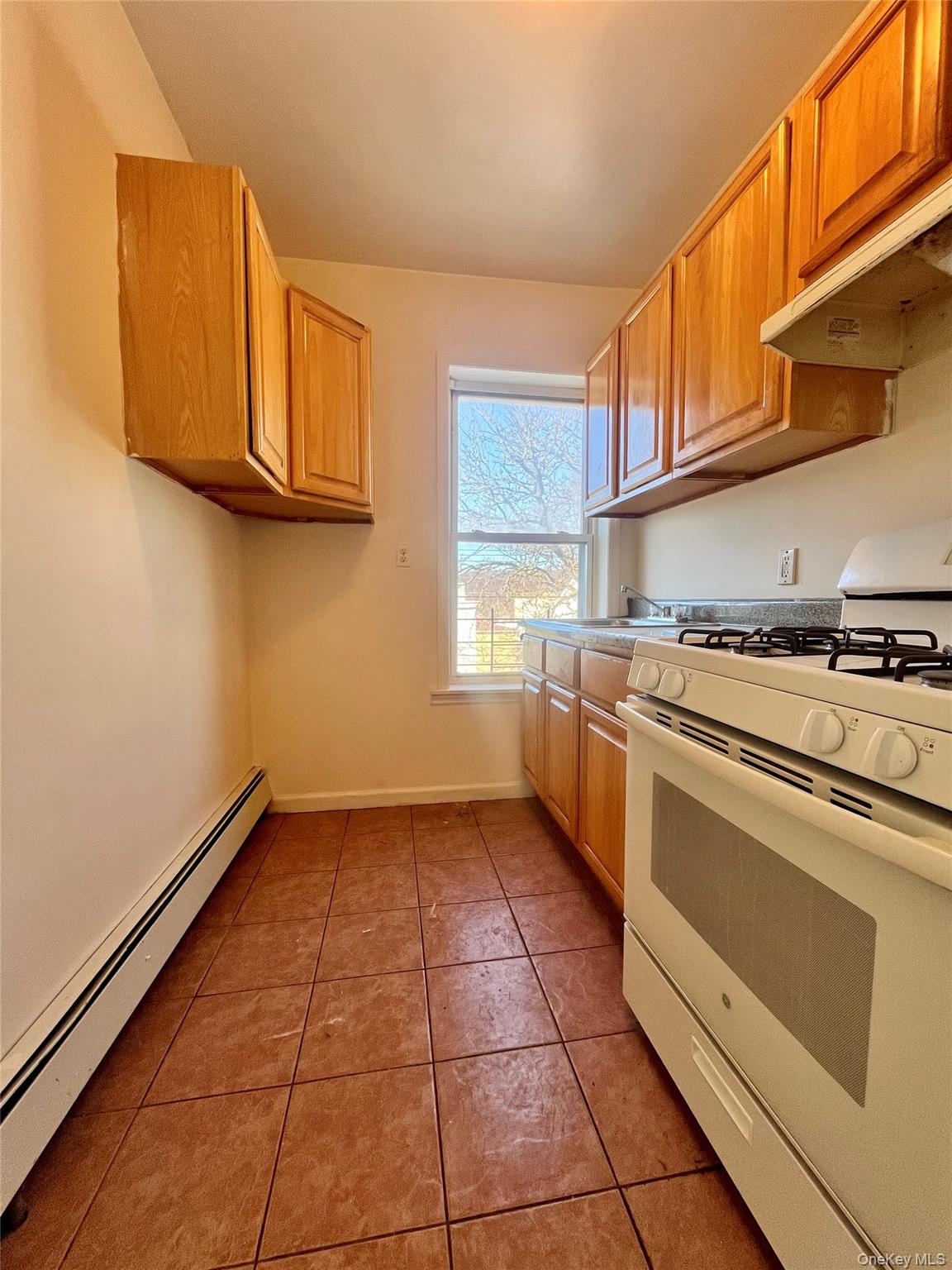 #5 photo, 216 Woodworth Avenue, 뉴욕주 Yonkers , NY 10701