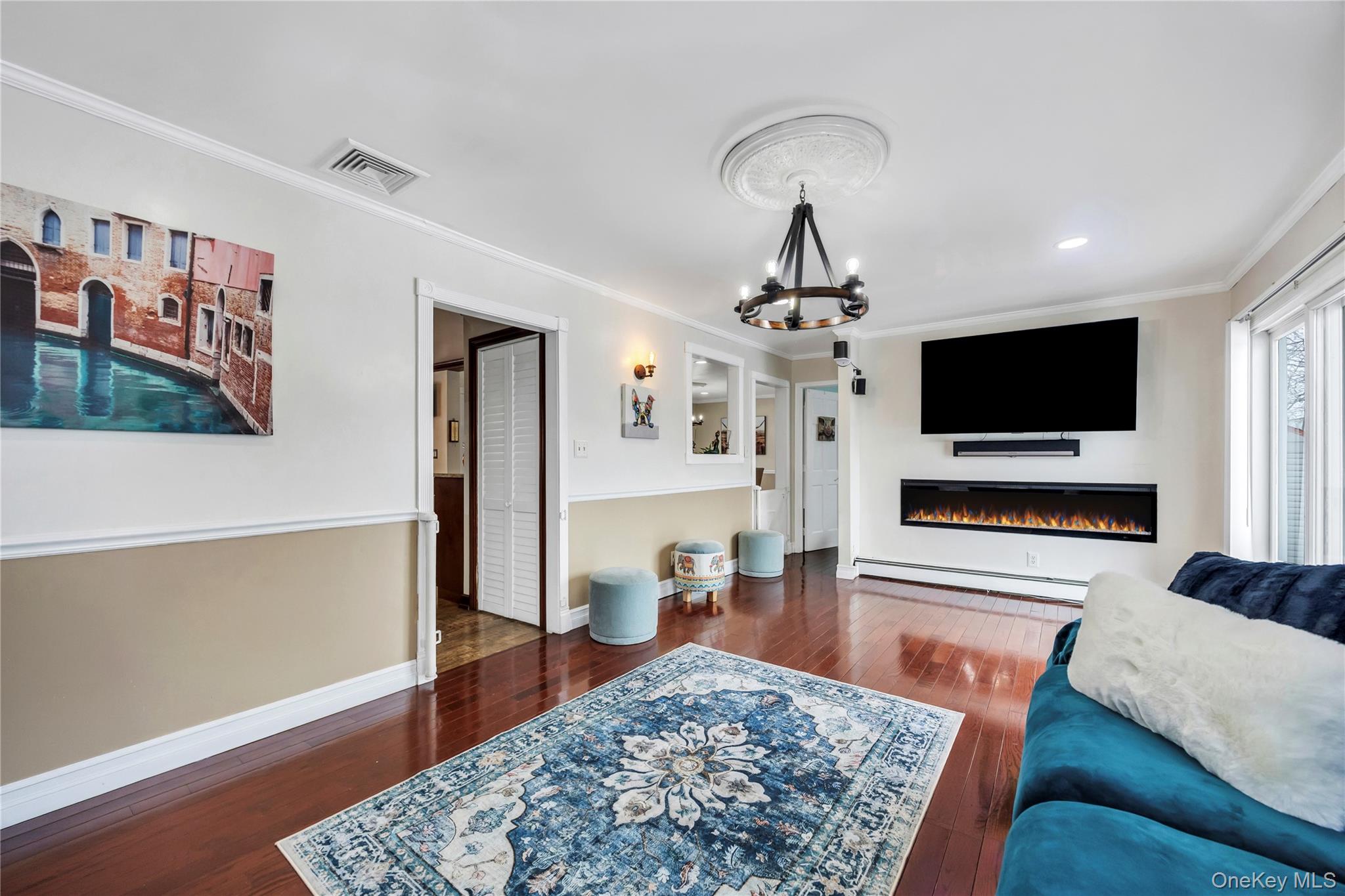 #16 photo, 225 Farhan Lane, North Babylon , NY 11703