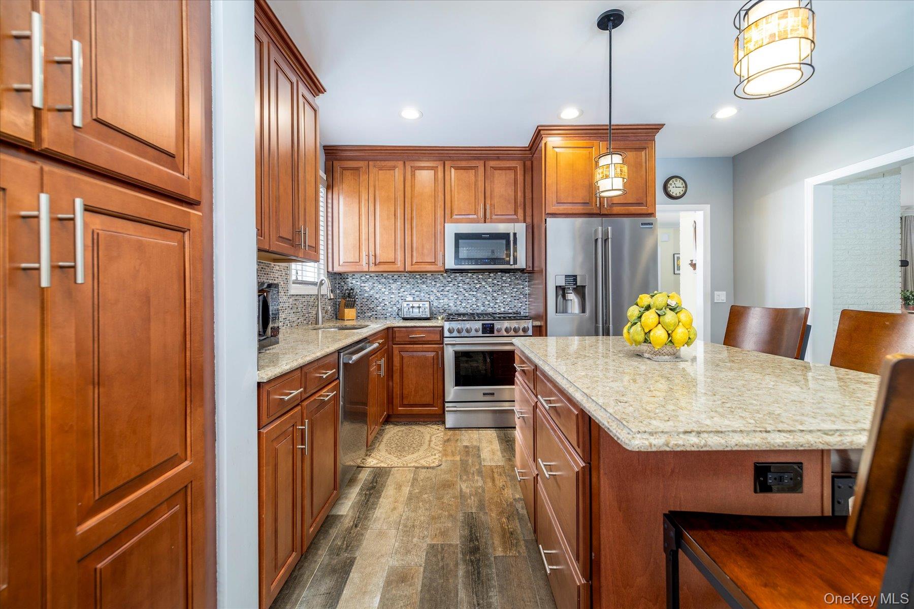 #10 photo, 102 Franklin Avenue, Malverne , NY 11565