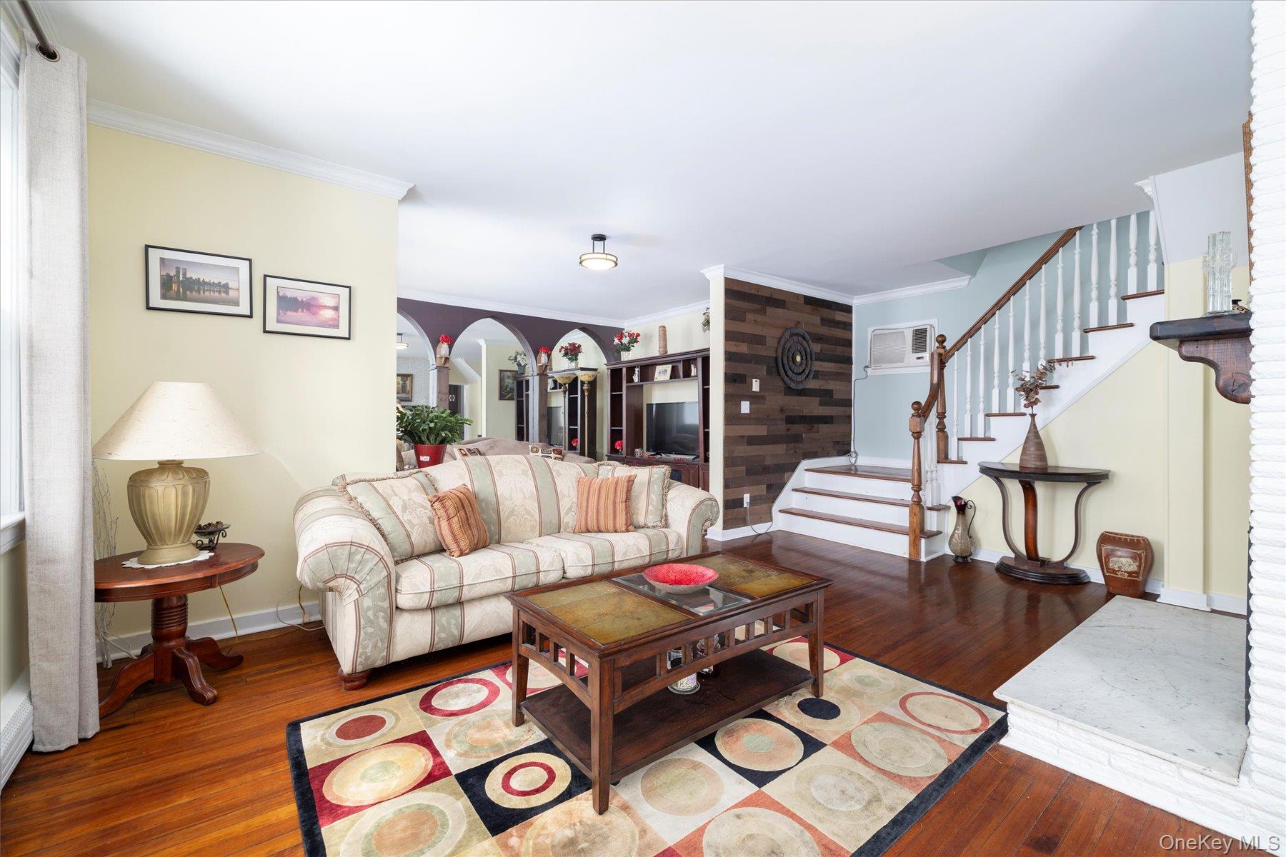 #2 photo, 102 Franklin Avenue, Malverne , NY 11565