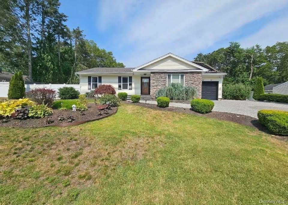 #1 photo, 143 N Summit Avenue, 東長島 Patchogue , NY 11772