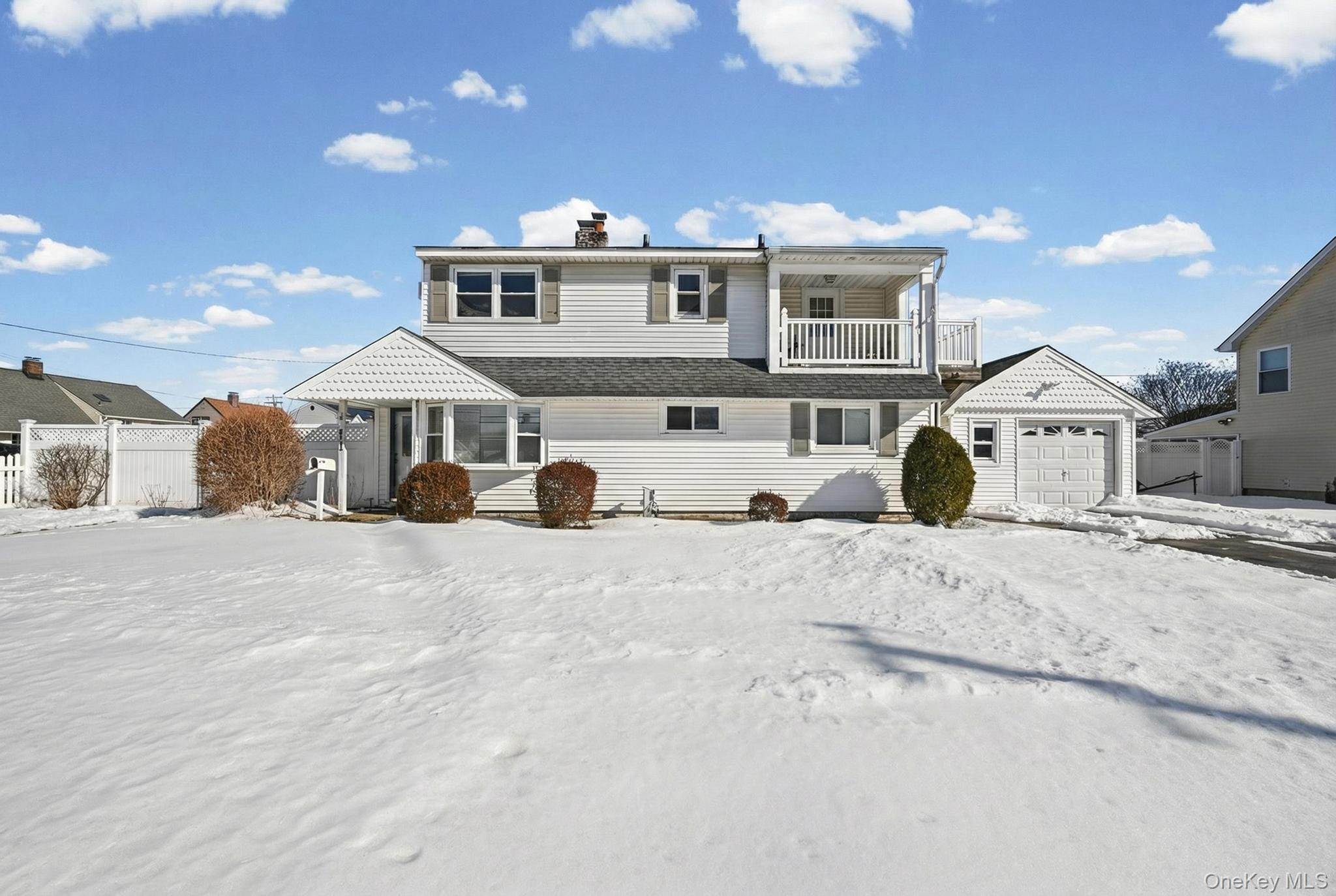 #1 photo, 190 Meridian Road, Levittown , NY 11756