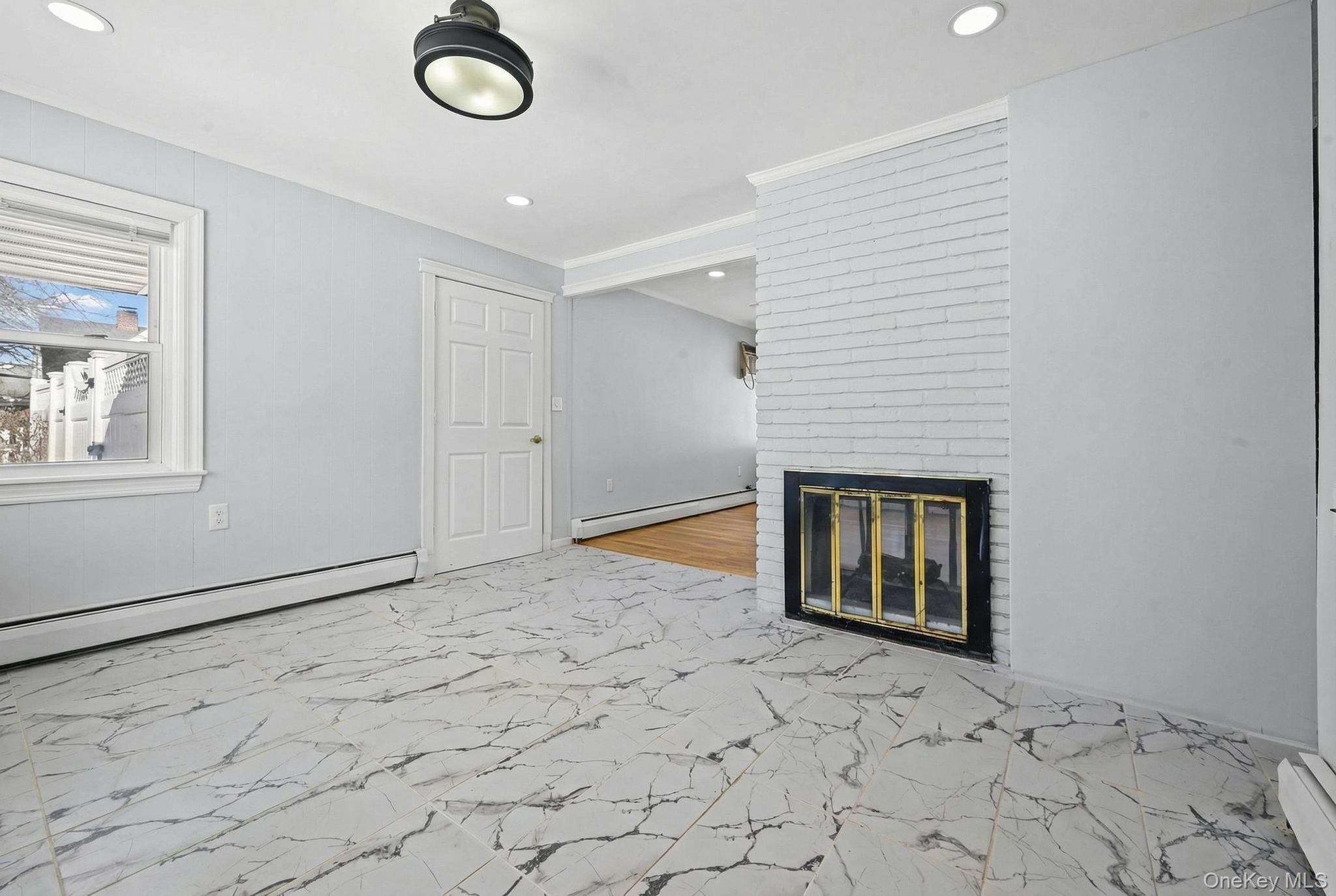 #11 photo, 190 Meridian Road, Levittown , NY 11756