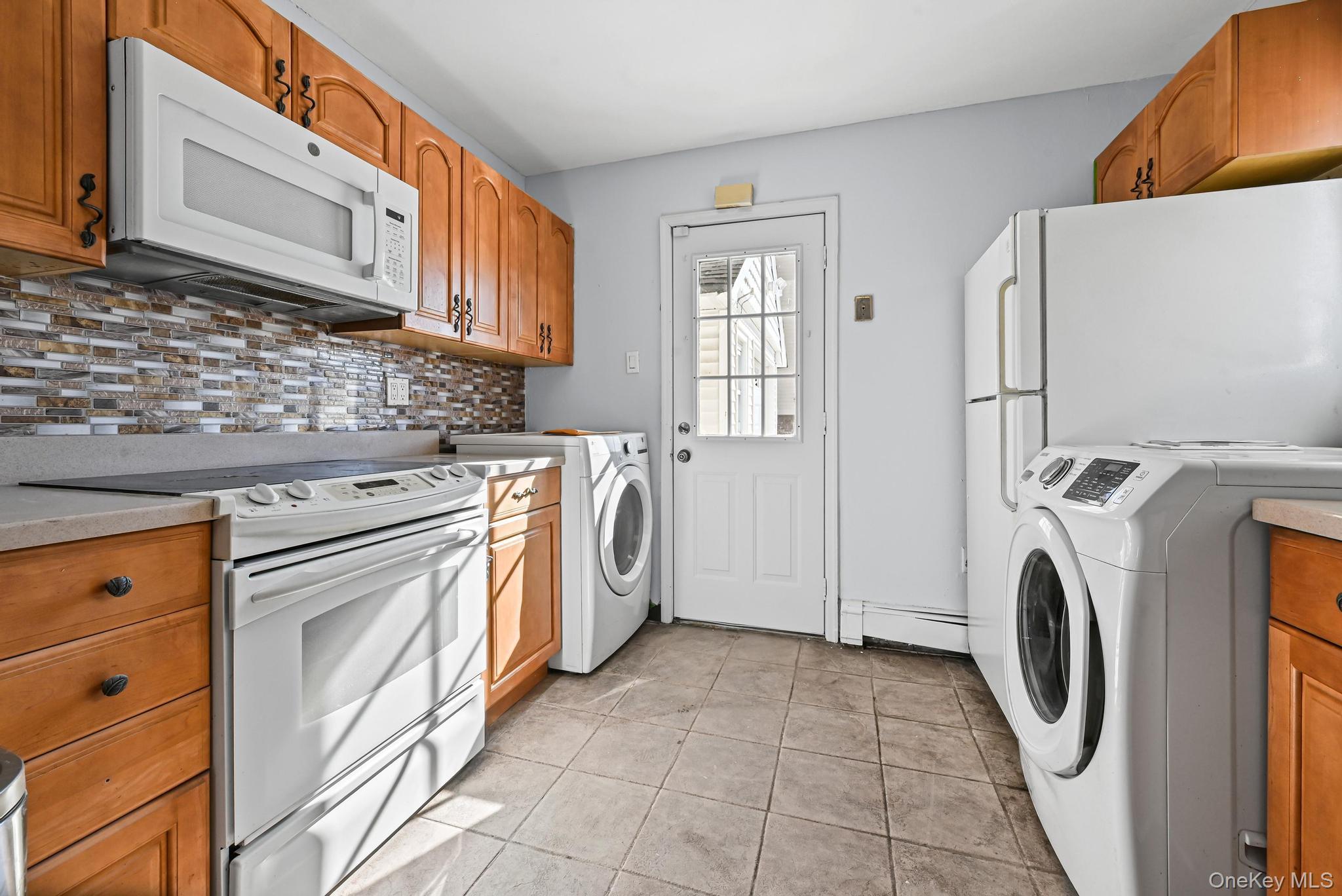 #14 photo, 190 Meridian Road, Levittown , NY 11756