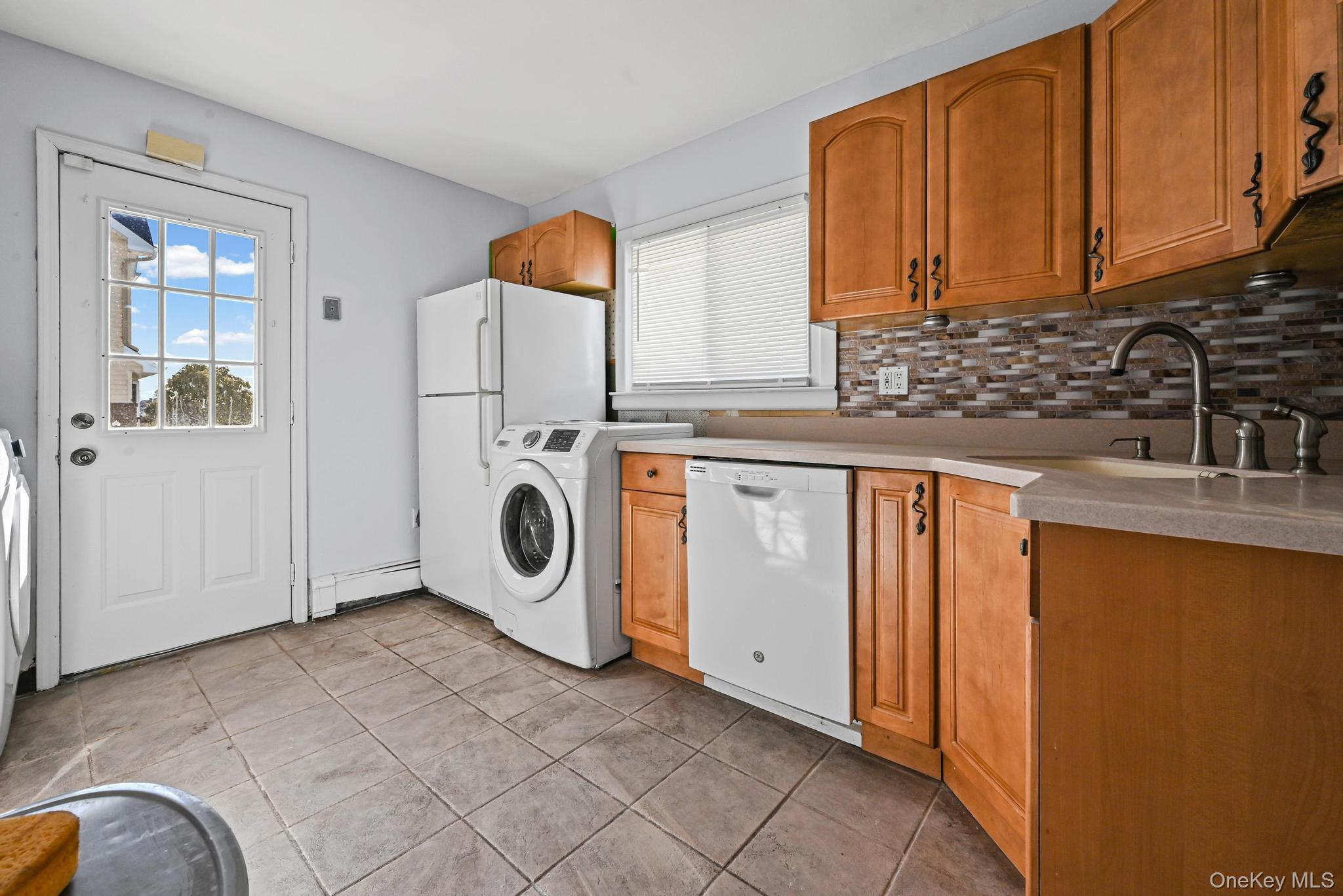 #15 photo, 190 Meridian Road, Levittown , NY 11756