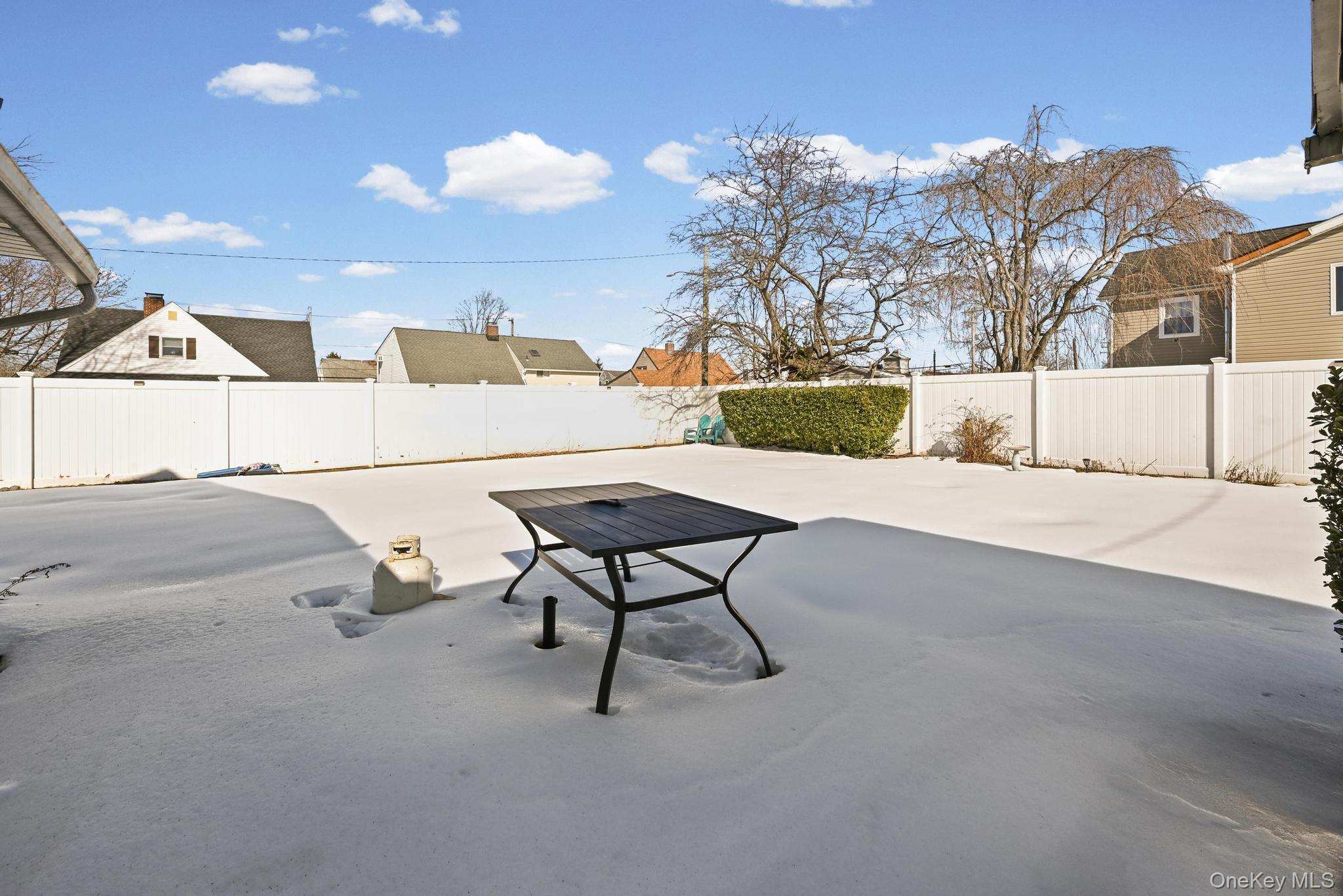 #3 photo, 190 Meridian Road, Levittown , NY 11756