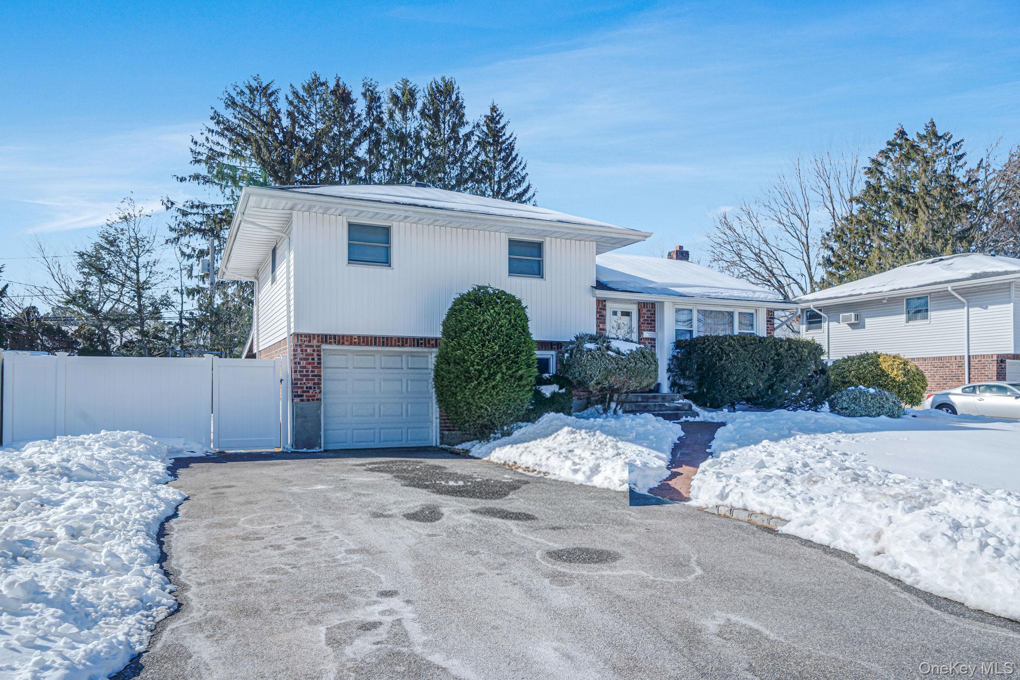 #1 photo, 24 Kings Park Road, Commack , NY 11725