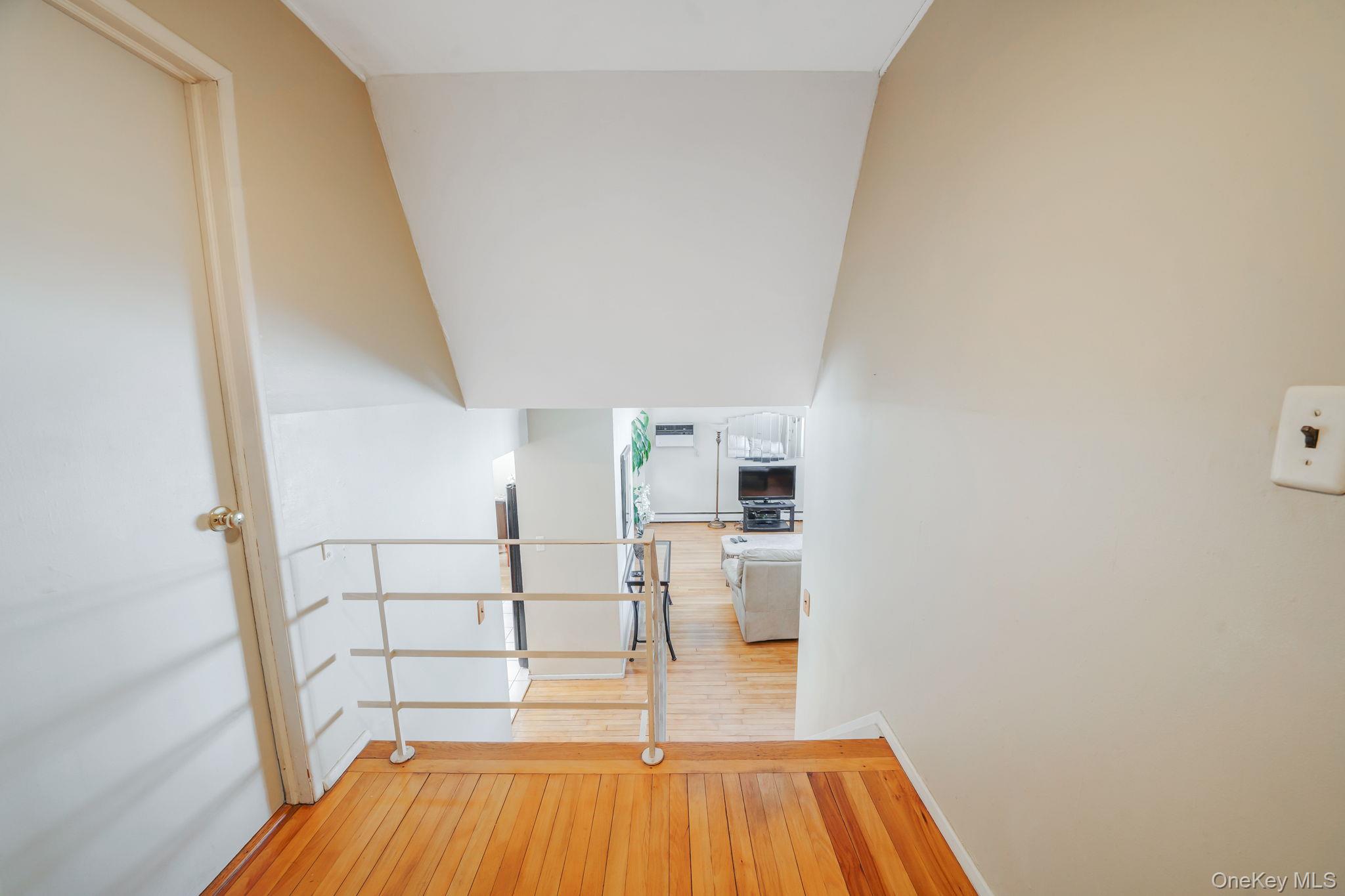 #20 photo, 24 Kings Park Road, Commack , NY 11725