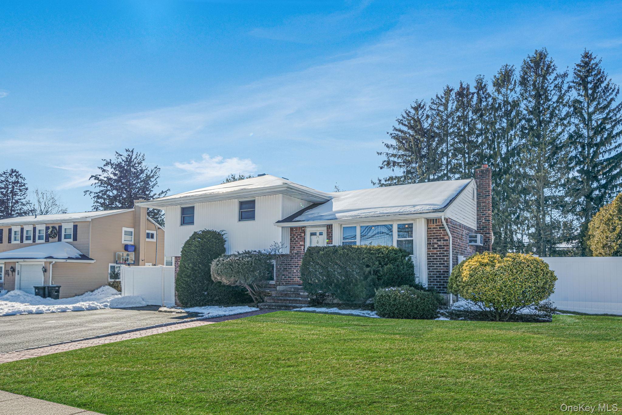 #6 photo, 24 Kings Park Road, Commack , NY 11725