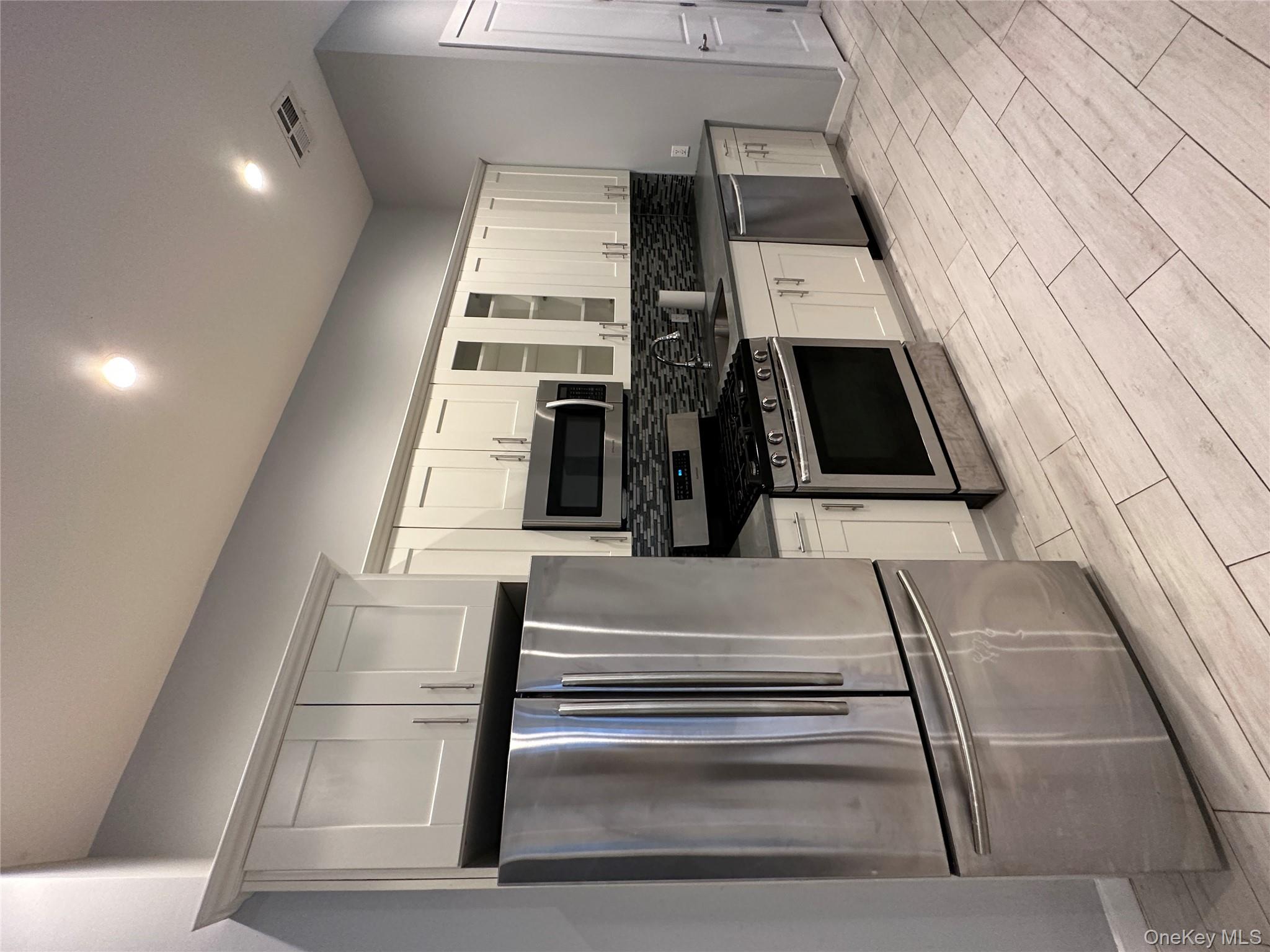 #3 photo, 560 Riverdale Avenue, Brooklyn , NY 11207