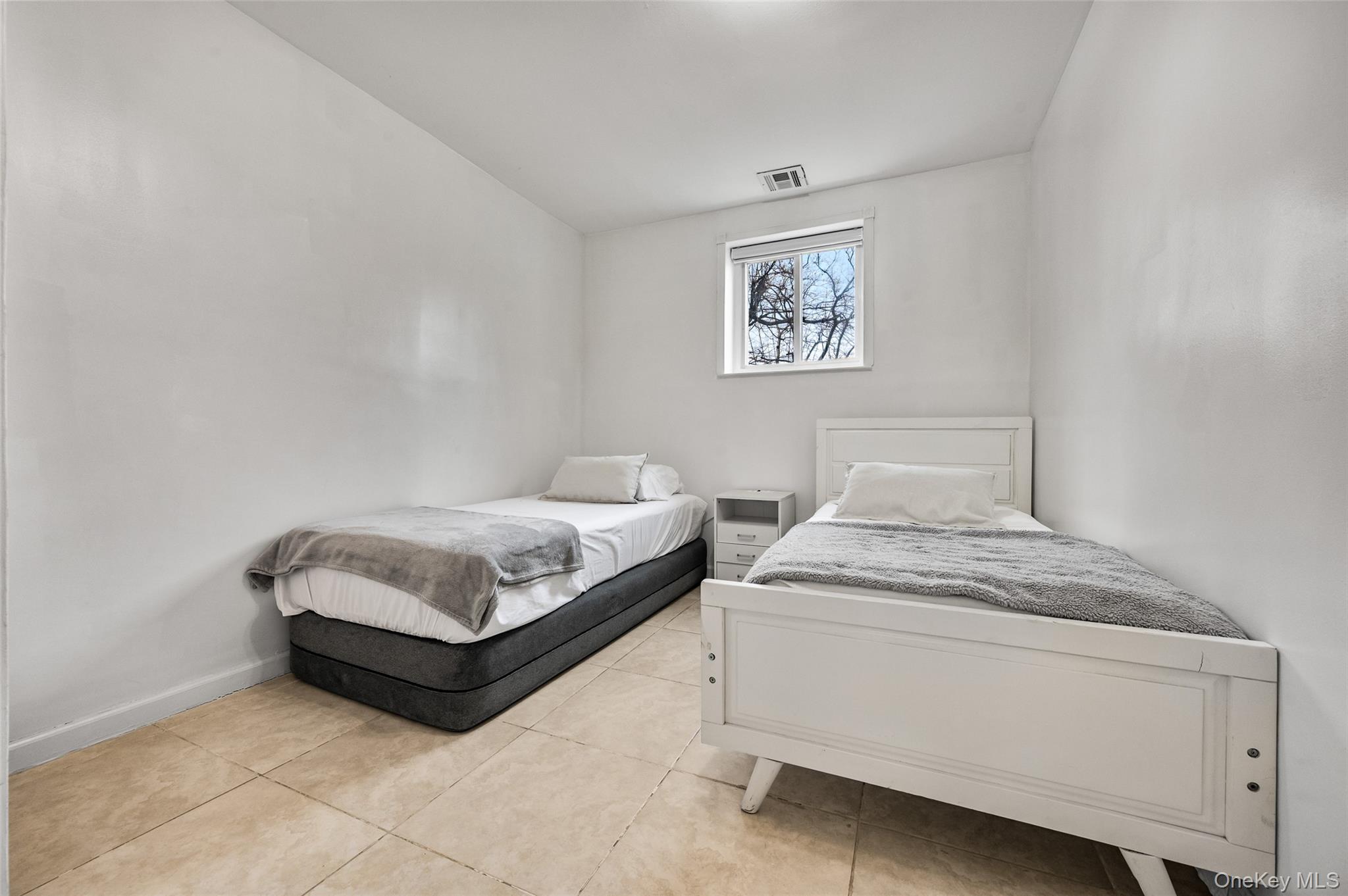 #20 photo, 1016 Westwood Road, Woodmere , NY 11598