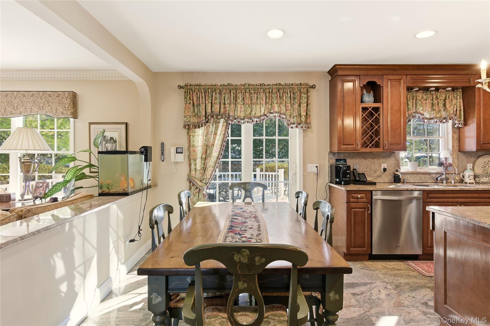 #12 photo, 4 Peachtree Lane, Roslyn , NY 11576