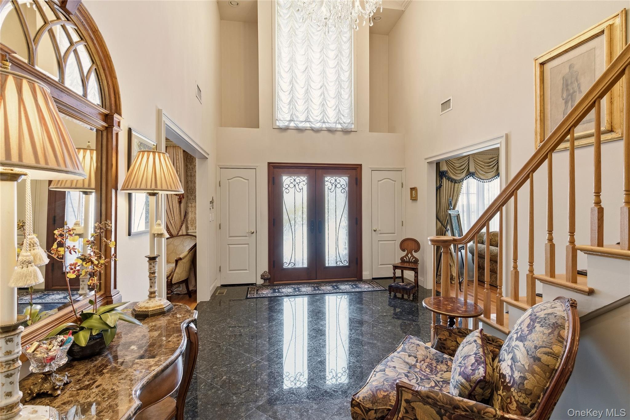 #2 photo, 4 Peachtree Lane, Roslyn , NY 11576