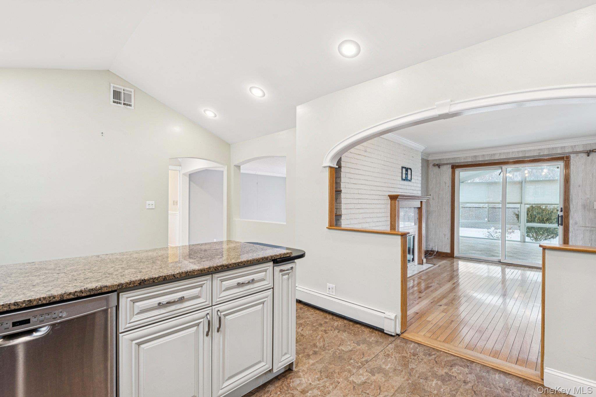 #17 photo, 115 Arlington Road, Ronkonkoma , NY 11779