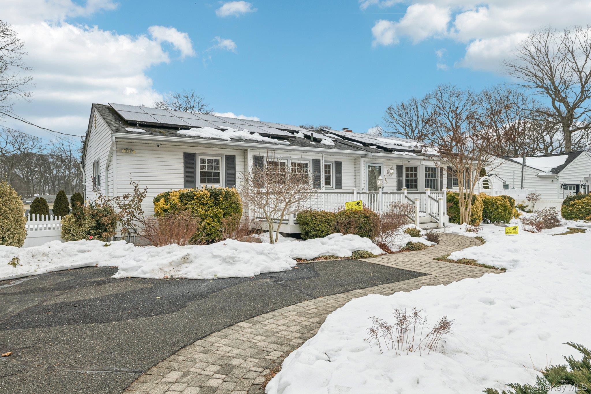 #4 photo, 115 Arlington Road, Ronkonkoma , NY 11779