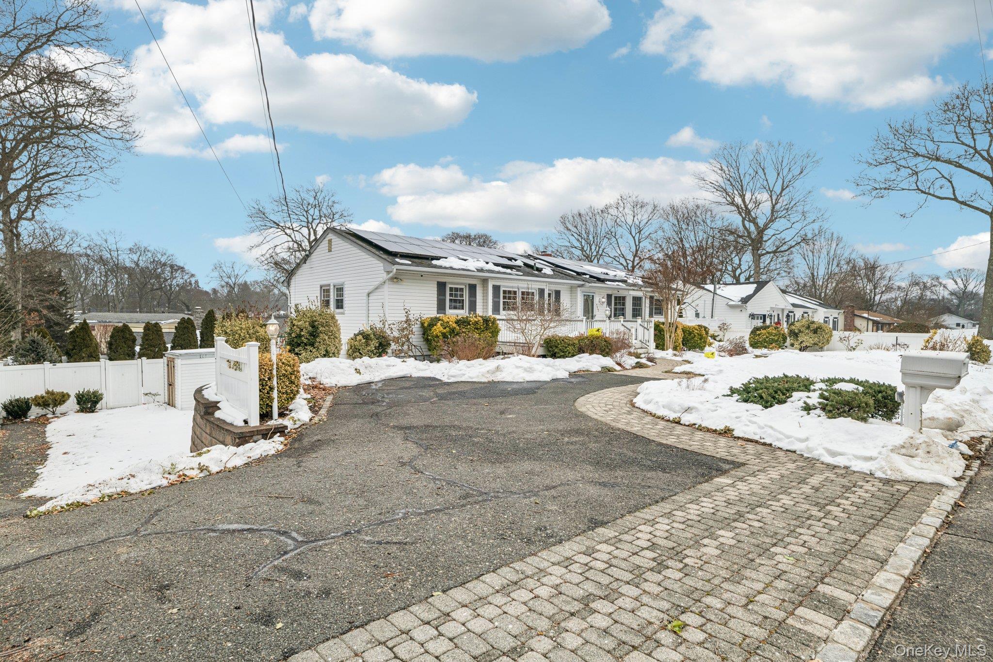 #5 photo, 115 Arlington Road, Ronkonkoma , NY 11779