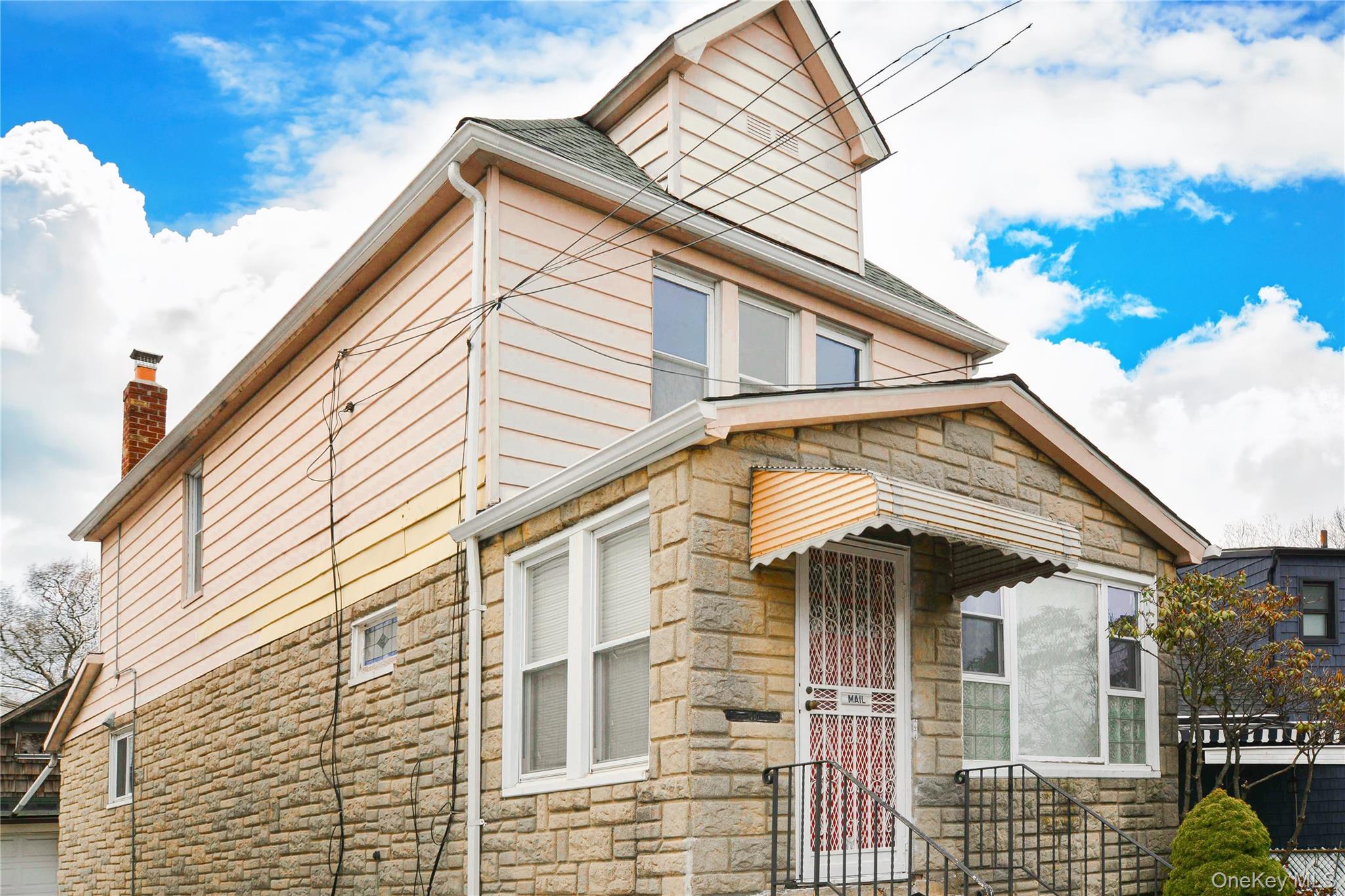 #9 photo, 24-10 Gillmore Street, কুইন্‌স East Elmhurst , NY 11369