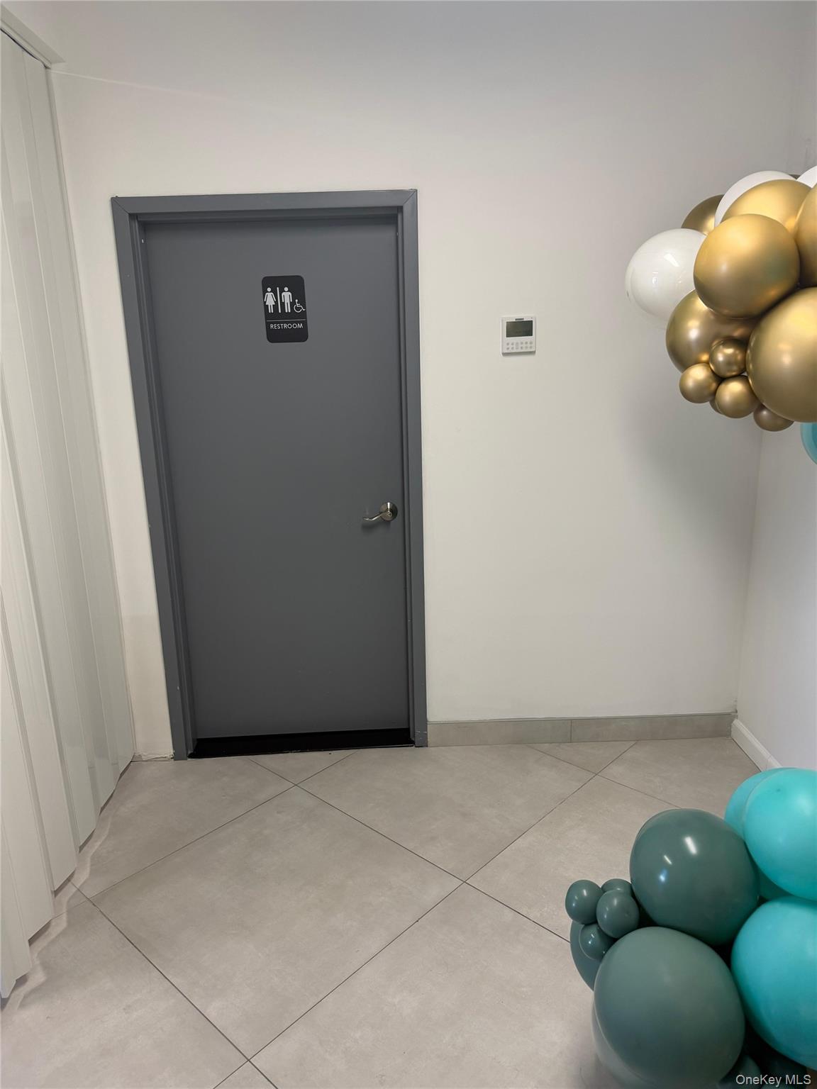 #8 photo, 104-15 Northern Boulevard, קווינס Corona , NY 11368