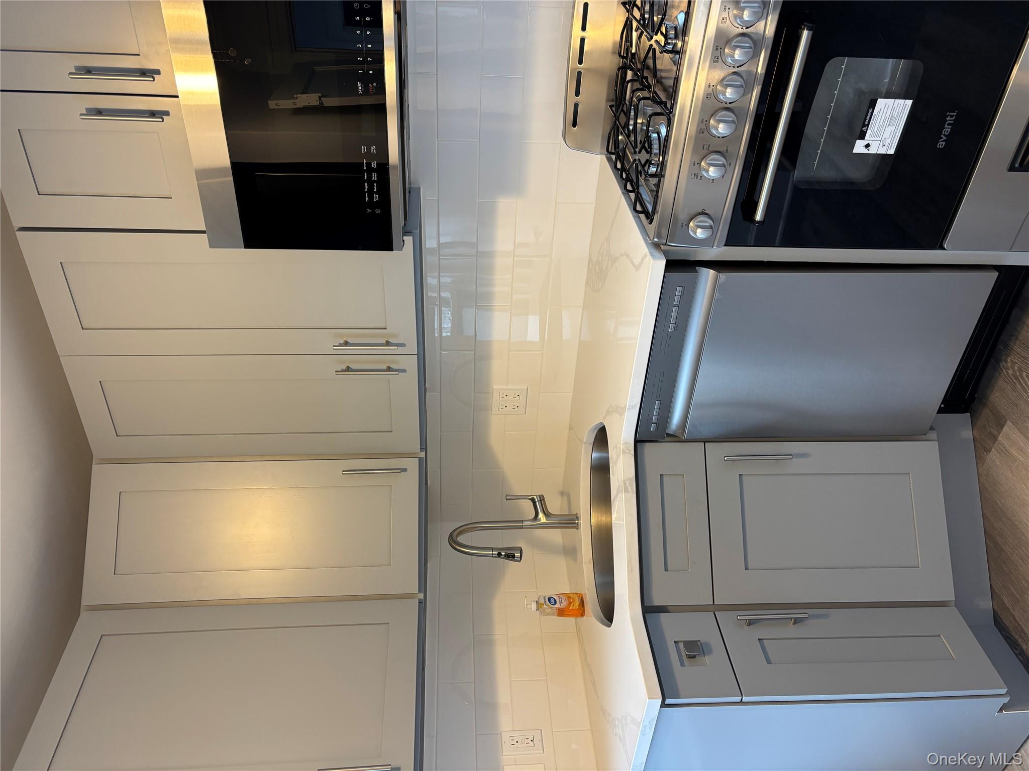 #4 photo, 225 Lexington Avenue, Oyster Bay , NY 11771