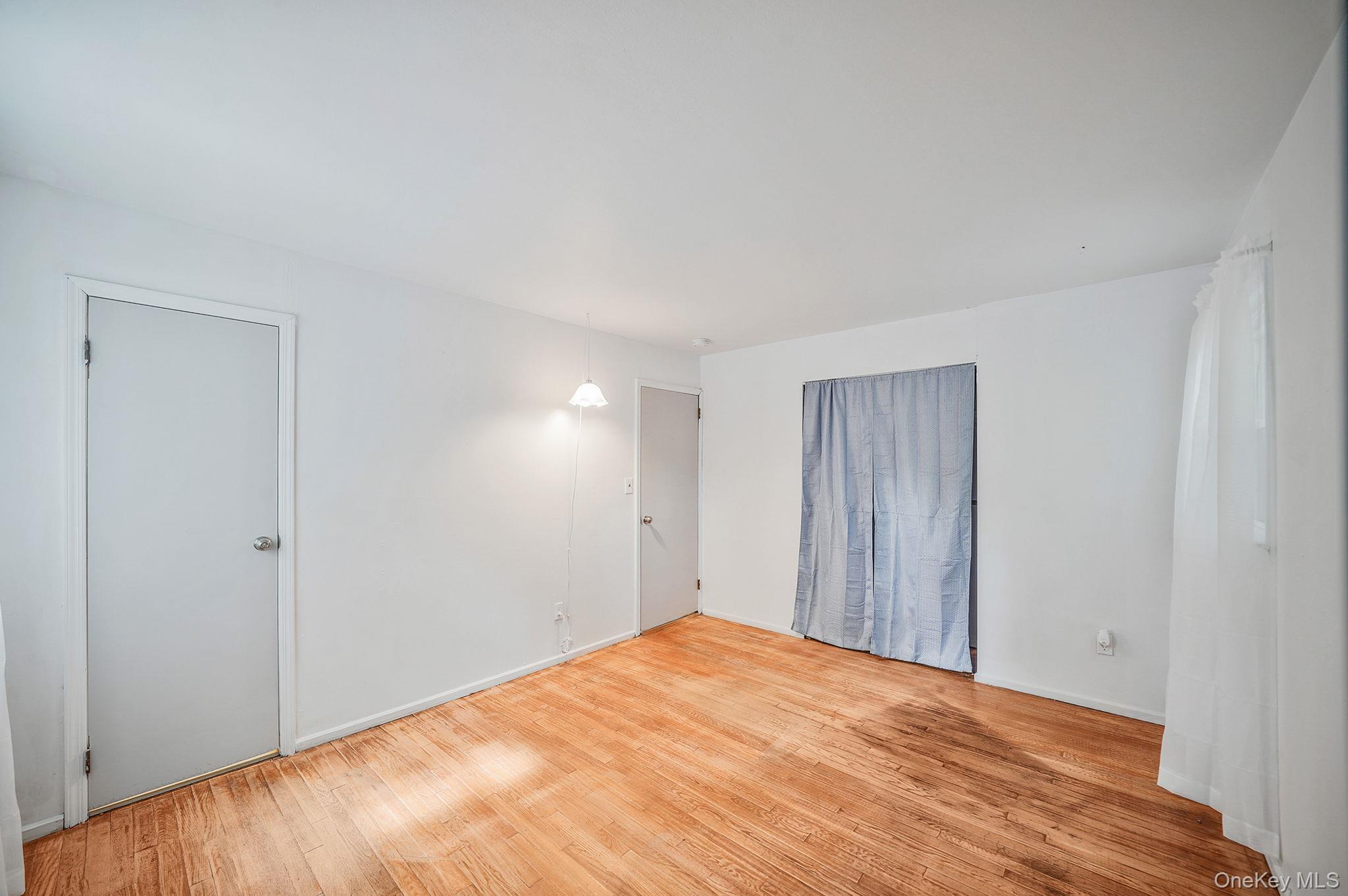 #13 photo, 121 Foxdale Lane, Port Jefferson , NY 11777