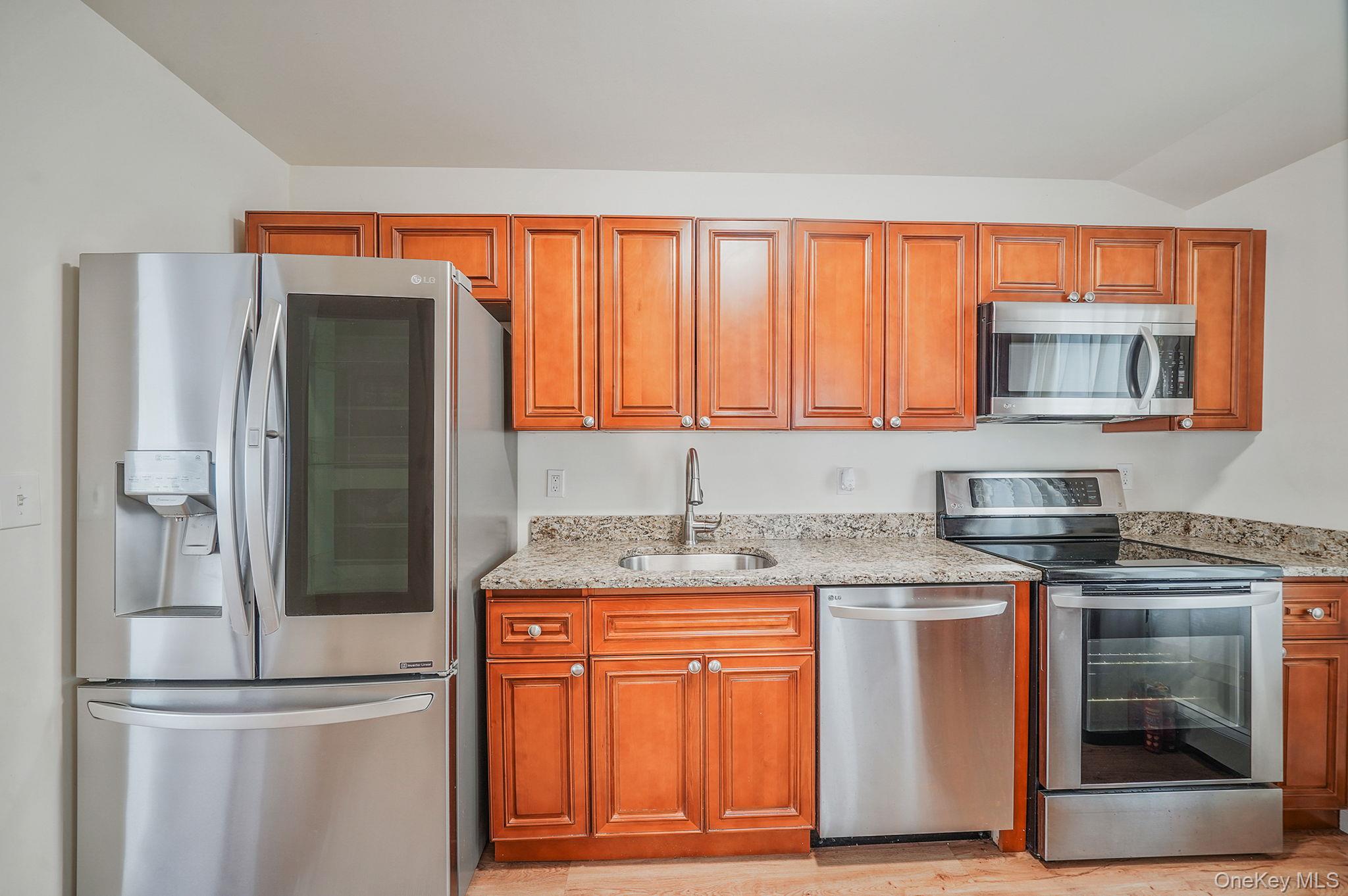 #8 photo, 121 Foxdale Lane, Port Jefferson , NY 11777