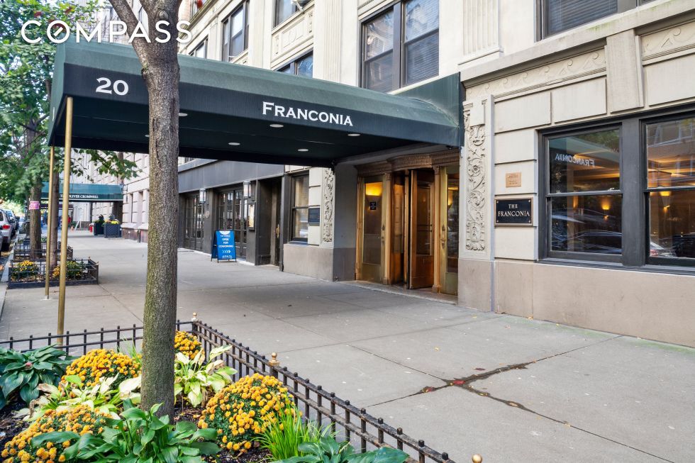 #21 photo, 20 W 72nd Street, Upper West Side , NY 10023