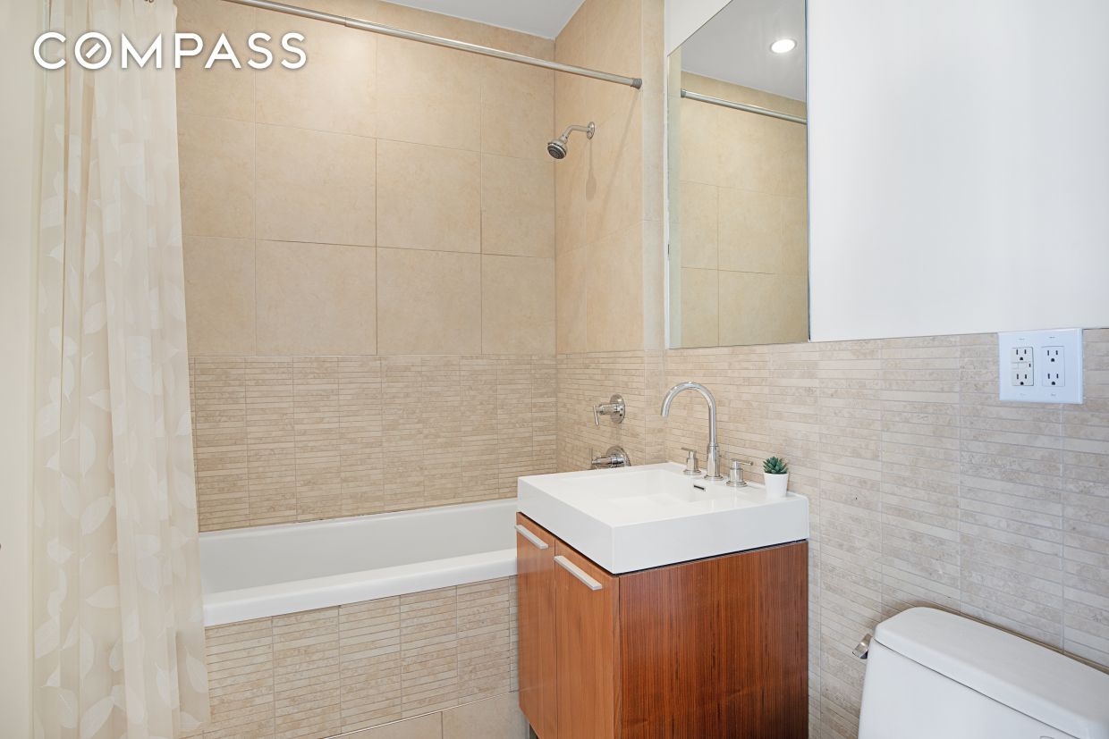 #7 photo, 20 Bayard Street, Williamsburg , NY 11211