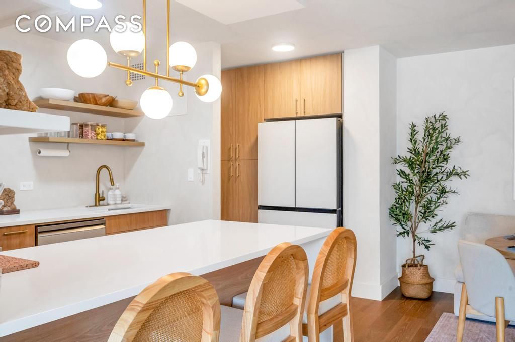 #8 photo, 175 W 12th Street, Манхэттен ‖ West Village , NY 10011