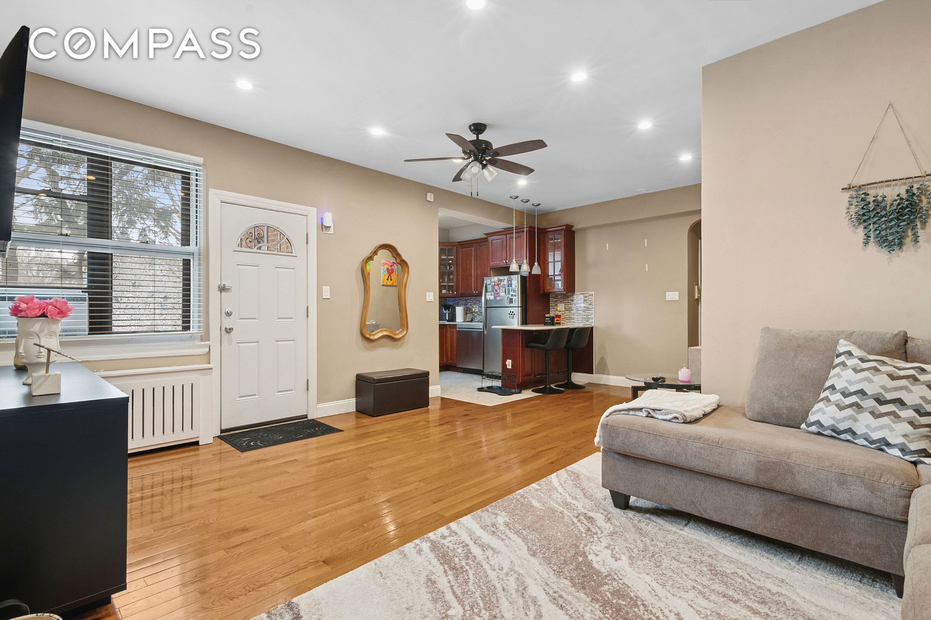 #4 photo, 22-60 79th Street, קווינס Astoria , NY 11370