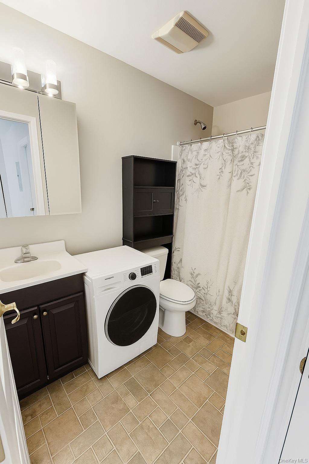 #4 photo, 224 Walsh Avenue, New Windsor , NY 12553