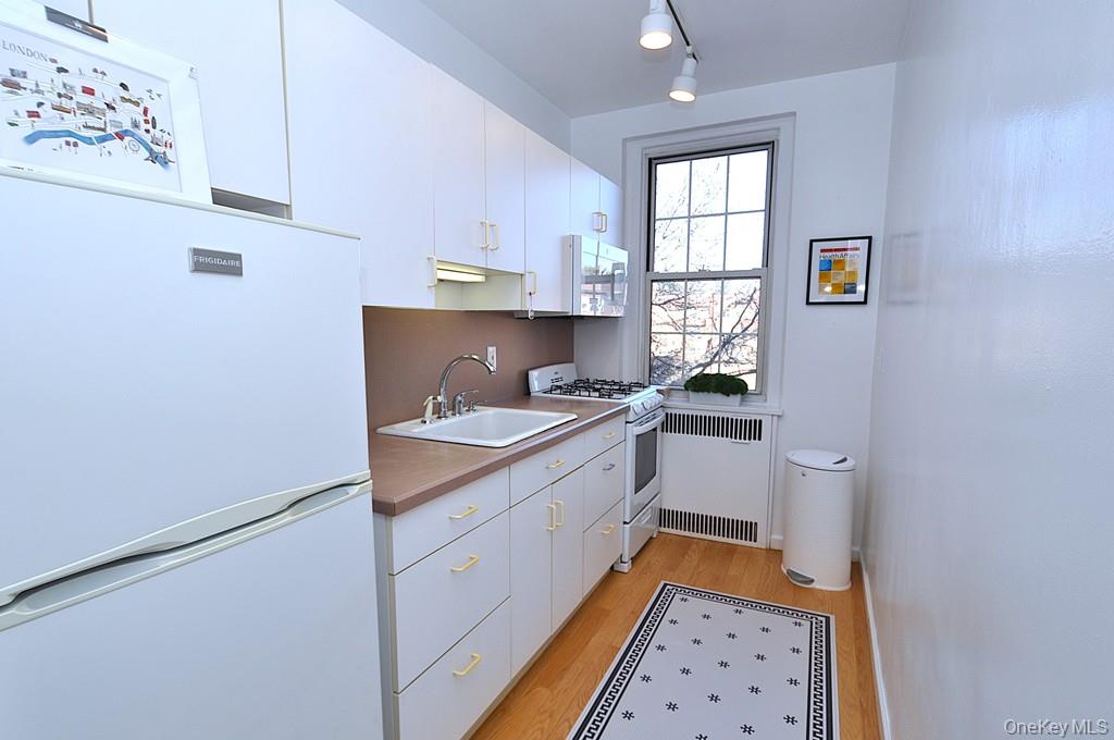 #9 photo, 253 Garth Road, Scarsdale , NY 10583